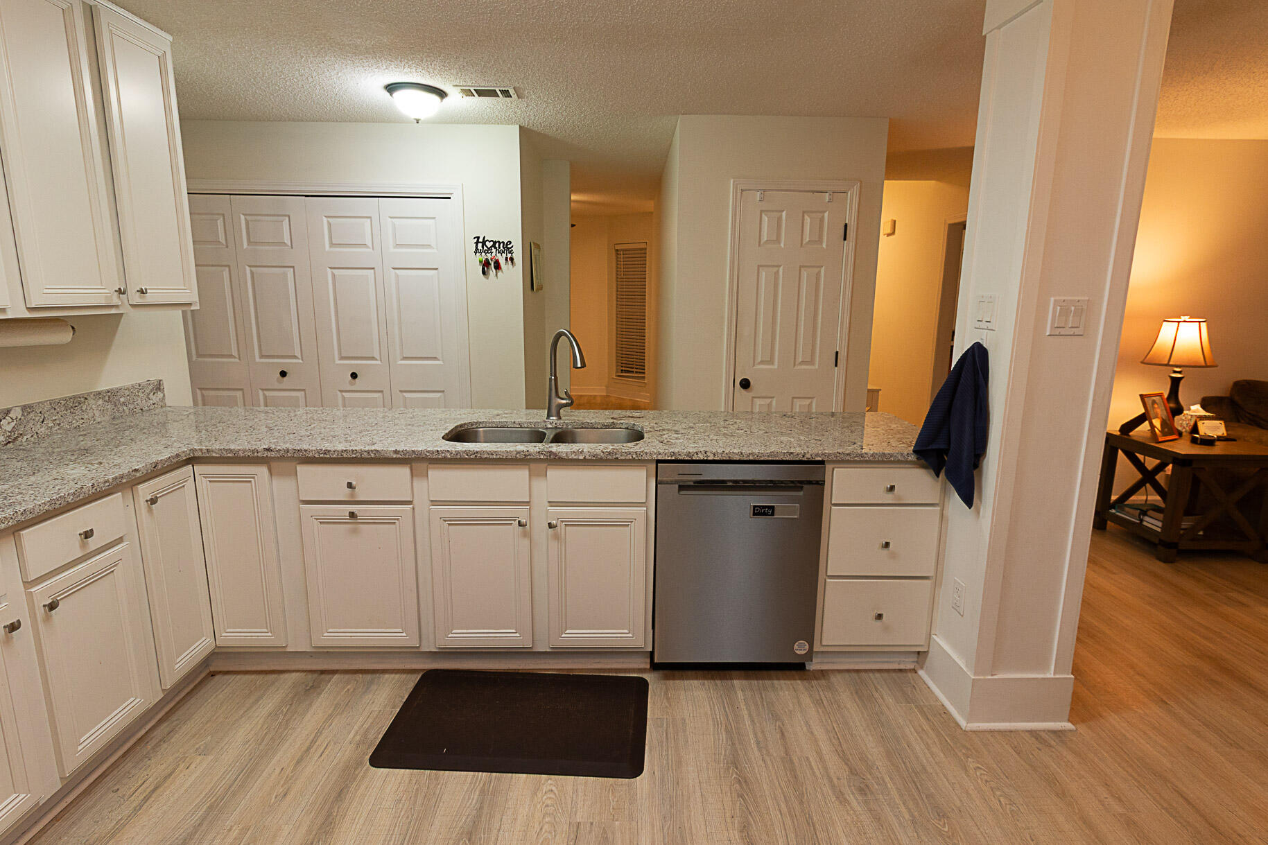 COLLEGE OAKS - Residential