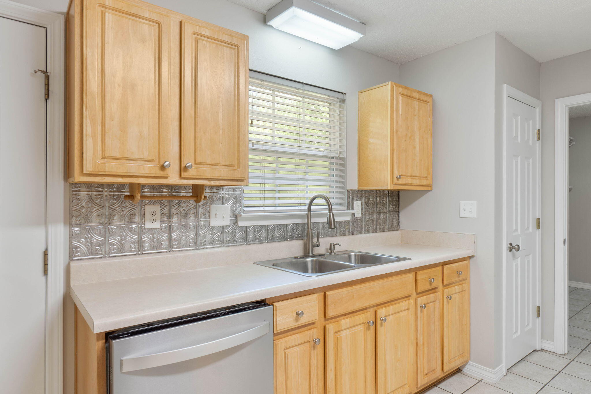 JERNIGAN ACRES 2ND ADDN - Residential Lease