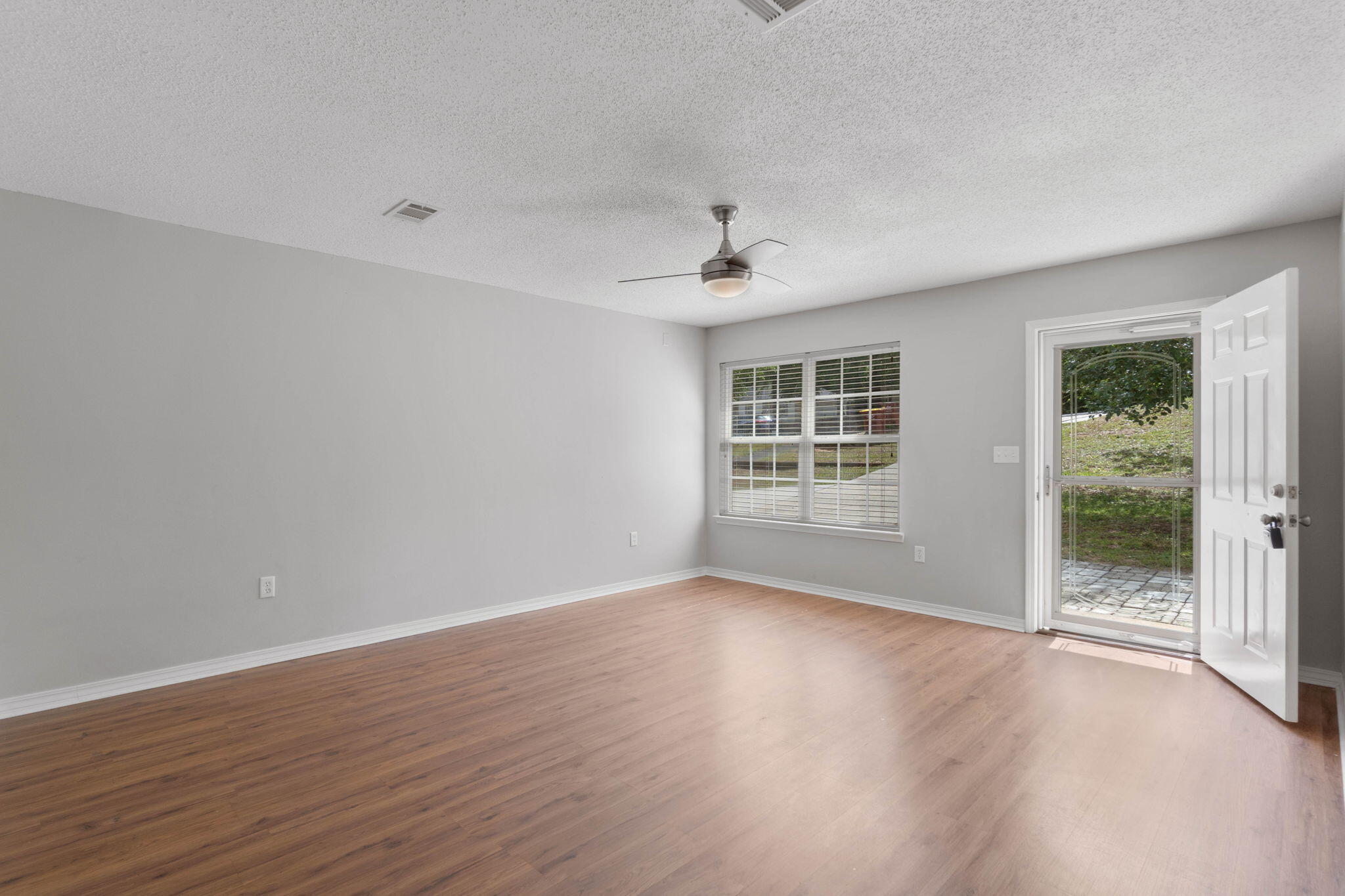JERNIGAN ACRES 2ND ADDN - Residential Lease