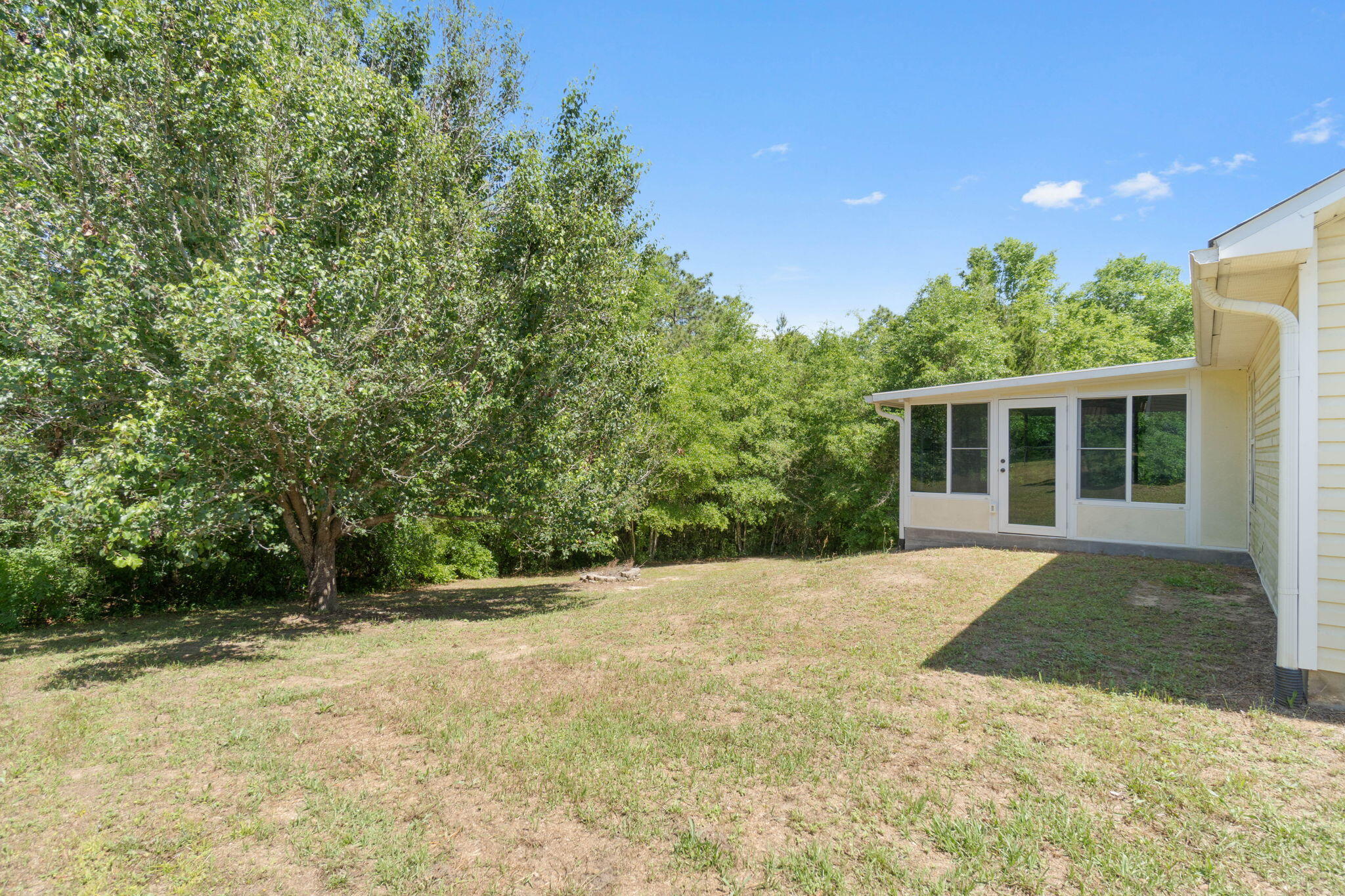 JERNIGAN ACRES 2ND ADDN - Residential Lease