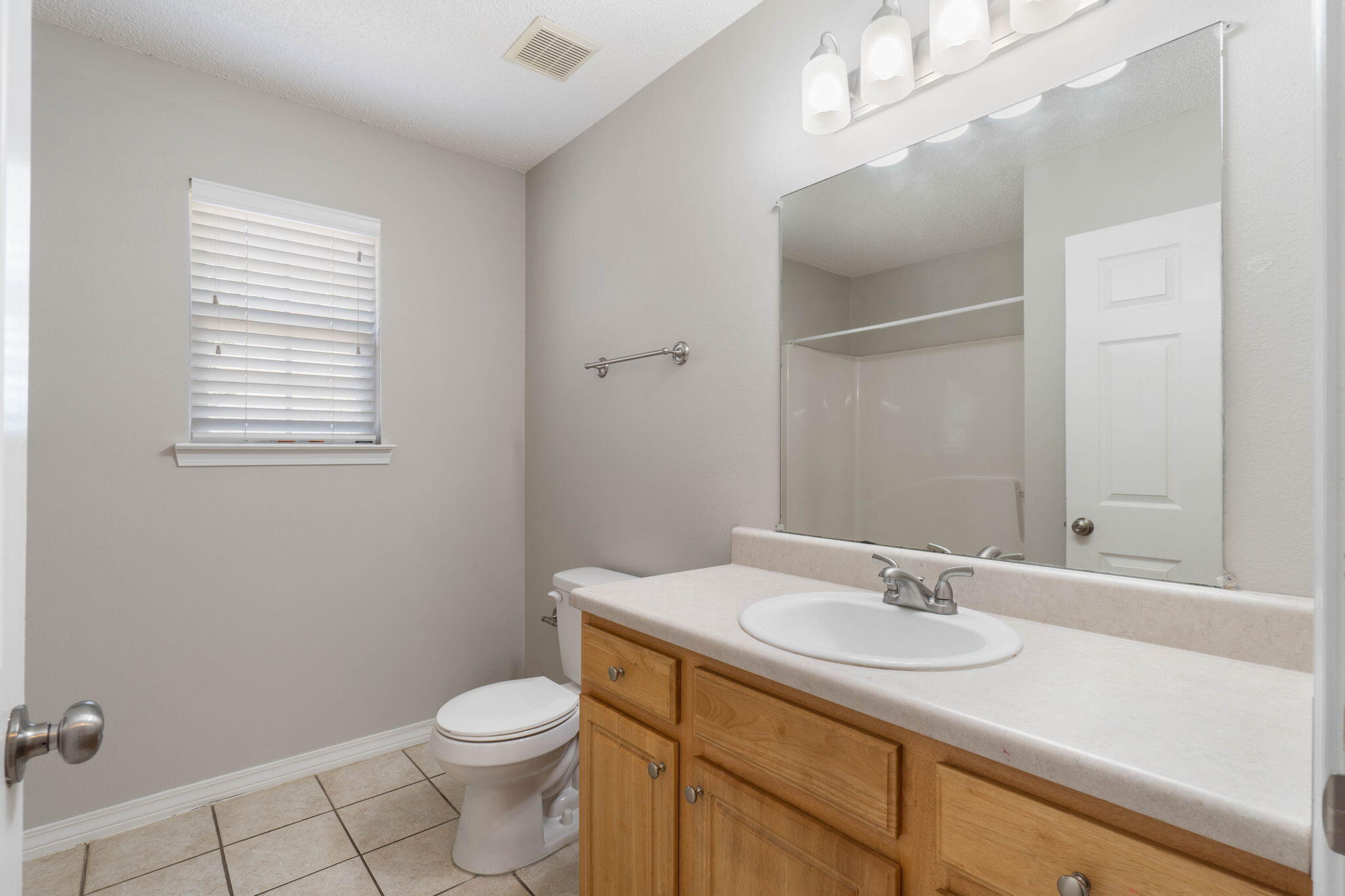 JERNIGAN ACRES 2ND ADDN - Residential Lease