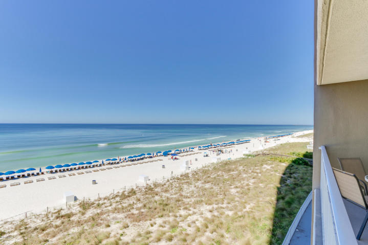 EMERALD BEACH PH 1 - Residential
