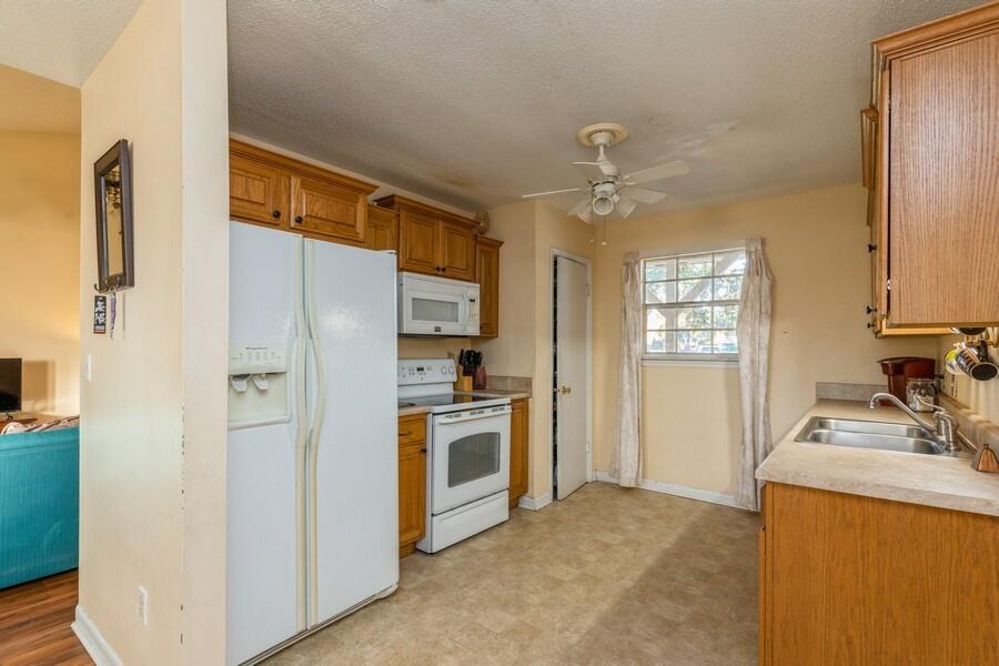 OAKRIDGE MANOR - Residential