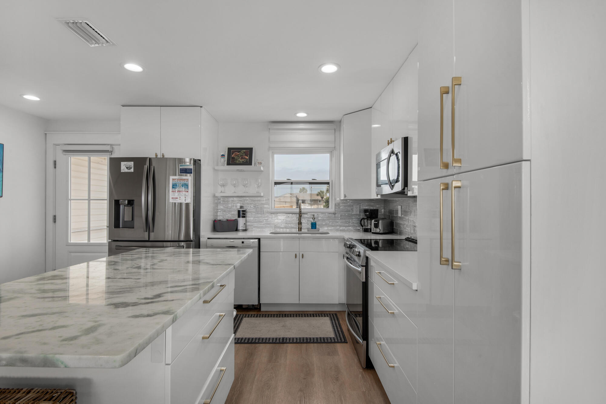 SAND PEBBLES T/H - Residential