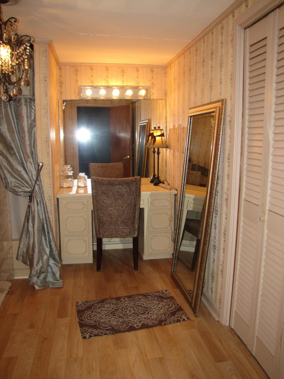 CRESTVIEW - Residential Lease