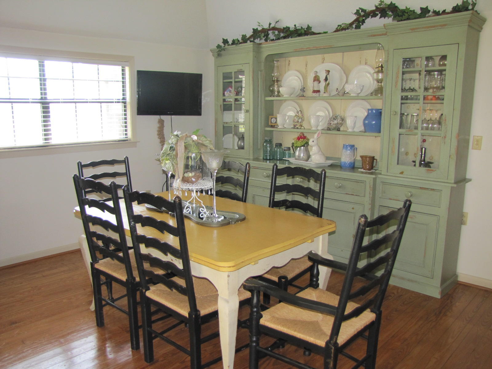 CRESTVIEW - Residential Lease