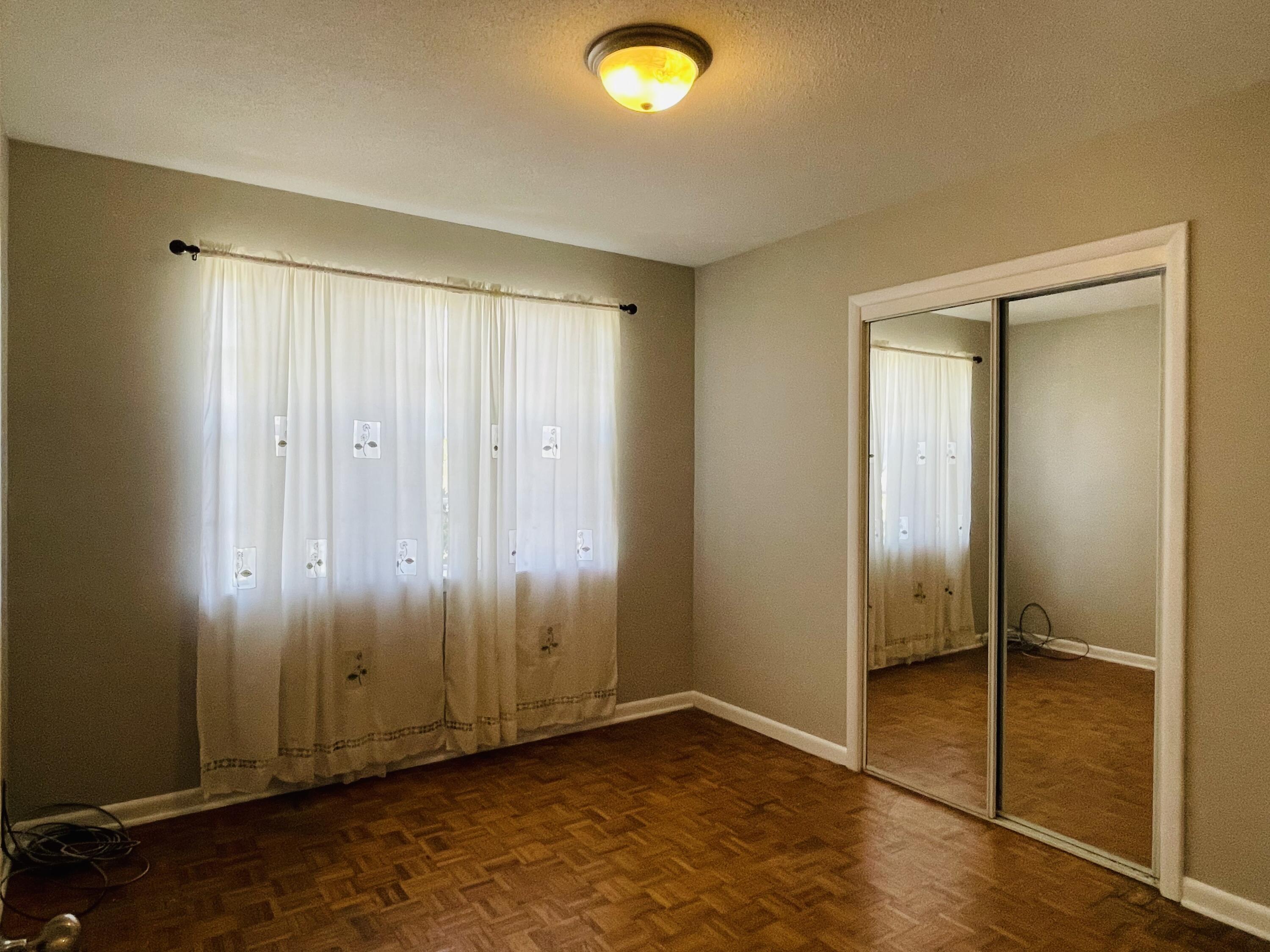EASTWOOD 1ST ADD LOT 8 BLK 1 - Residential Lease