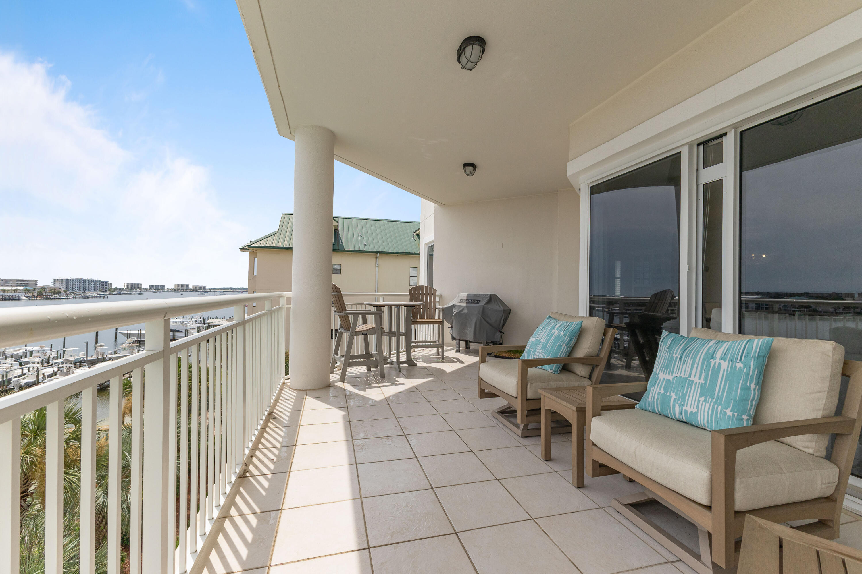 GRAND HARBOR - Residential