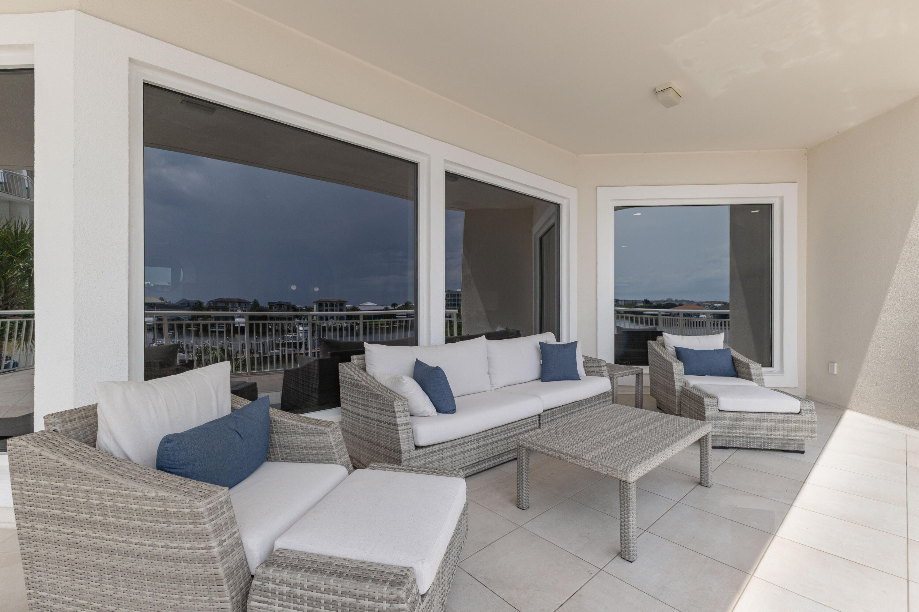 GRAND HARBOR - Residential