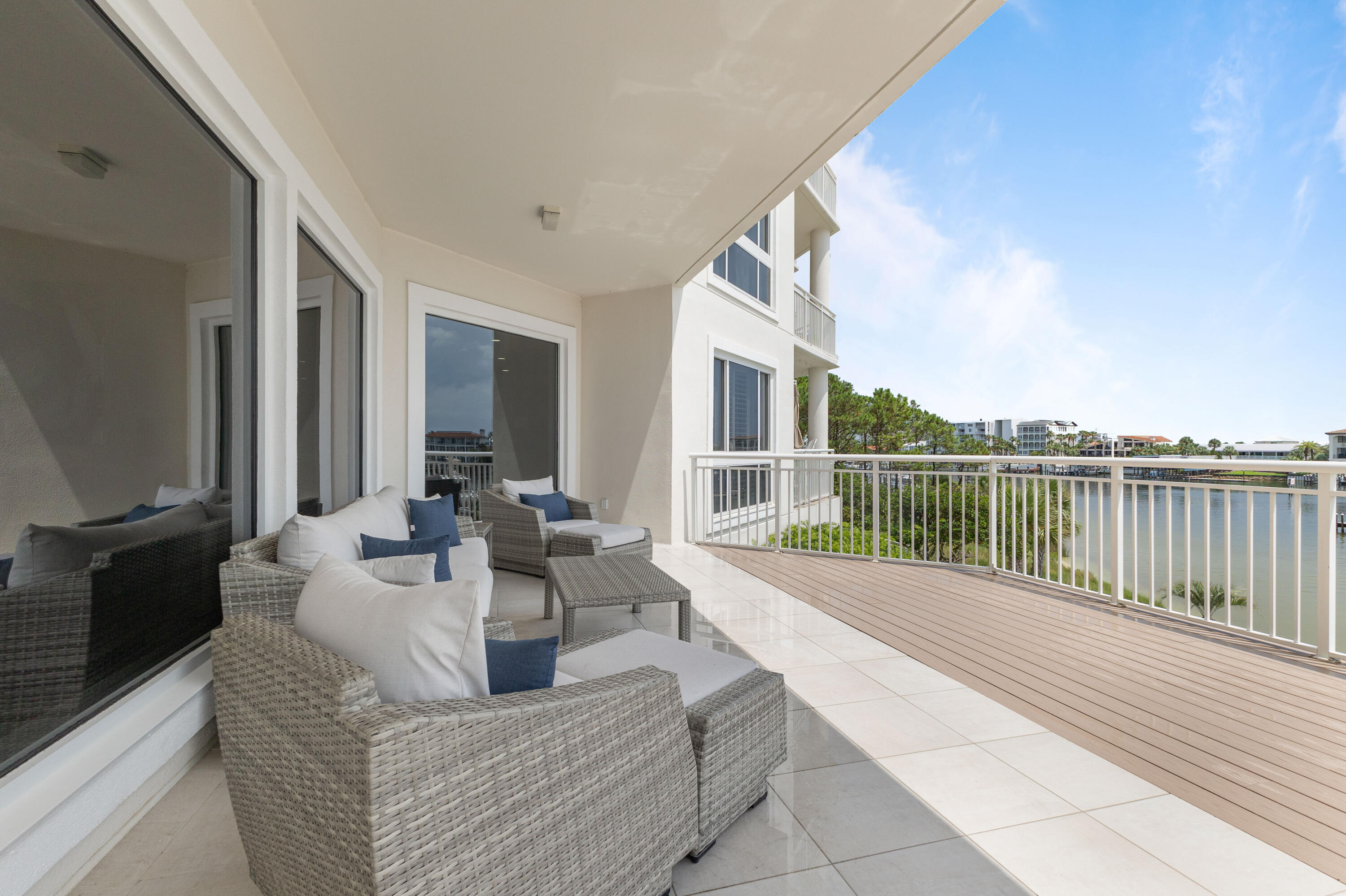 GRAND HARBOR - Residential