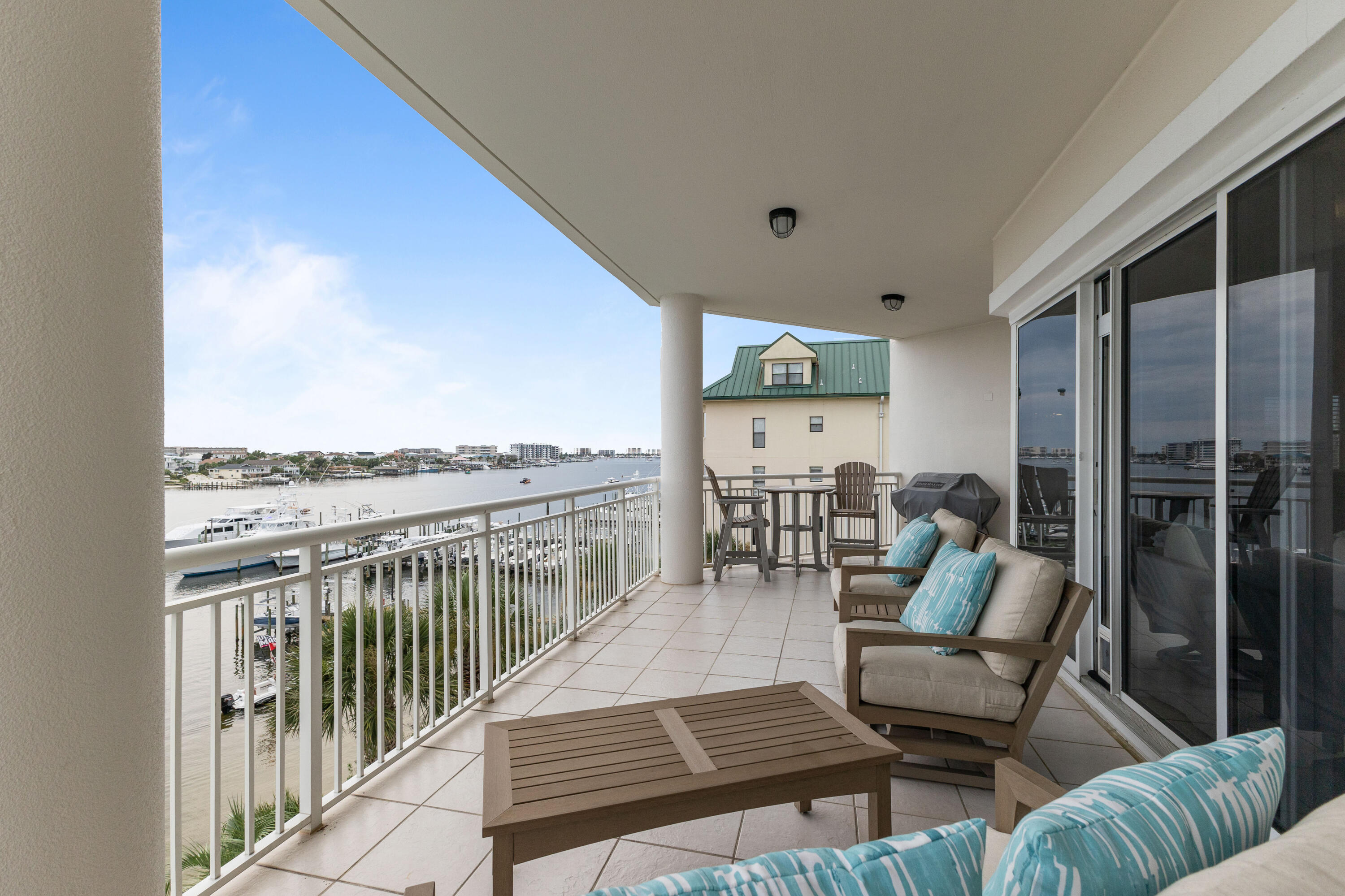 GRAND HARBOR - Residential