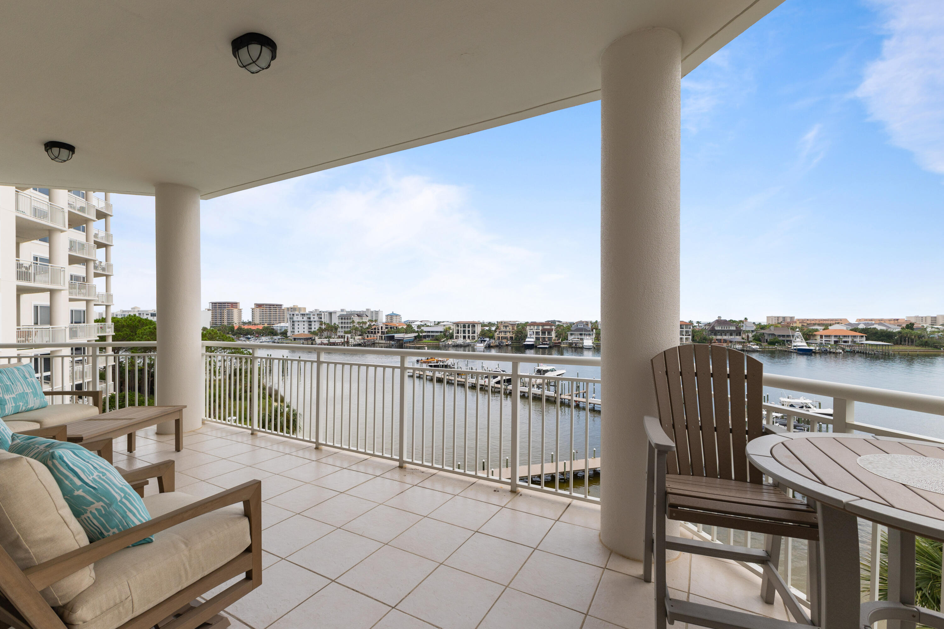 GRAND HARBOR - Residential