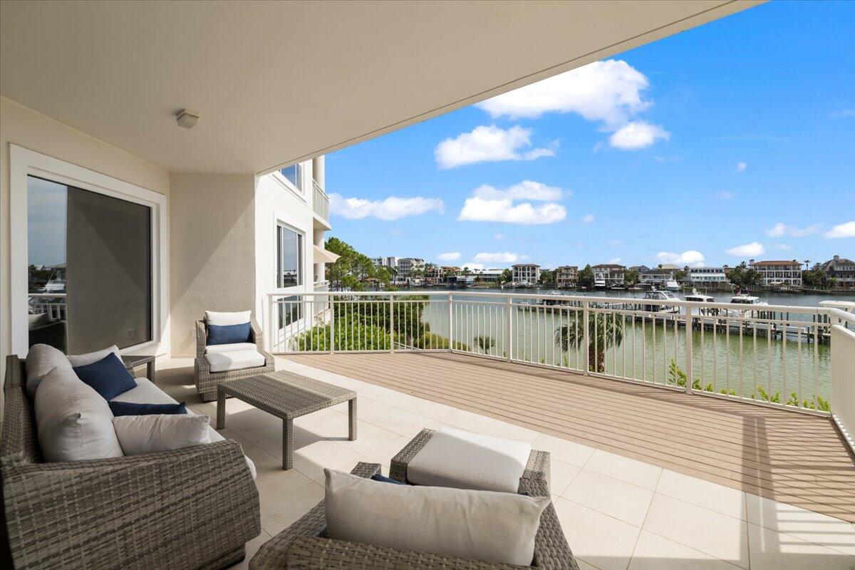 GRAND HARBOR - Residential