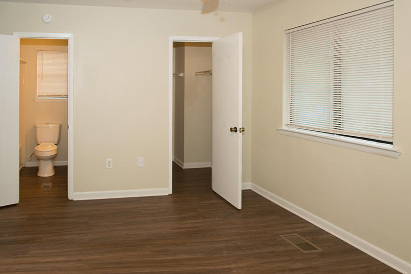 DENTON COURT - Residential Lease