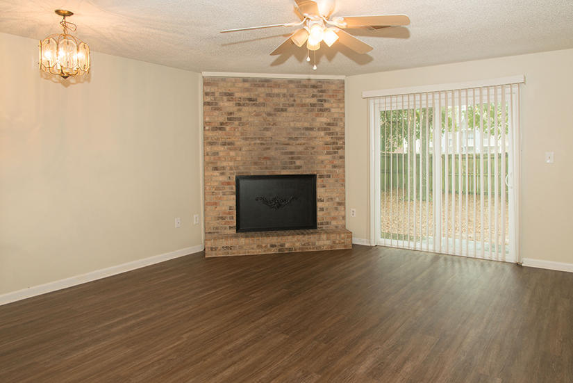 DENTON COURT - Residential Lease