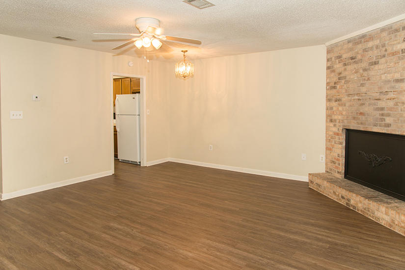 DENTON COURT - Residential Lease