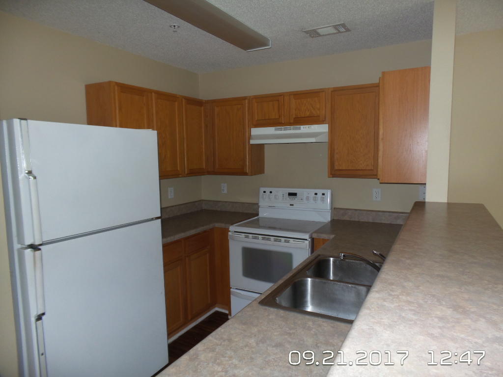 ROLLING PINES - Residential Lease