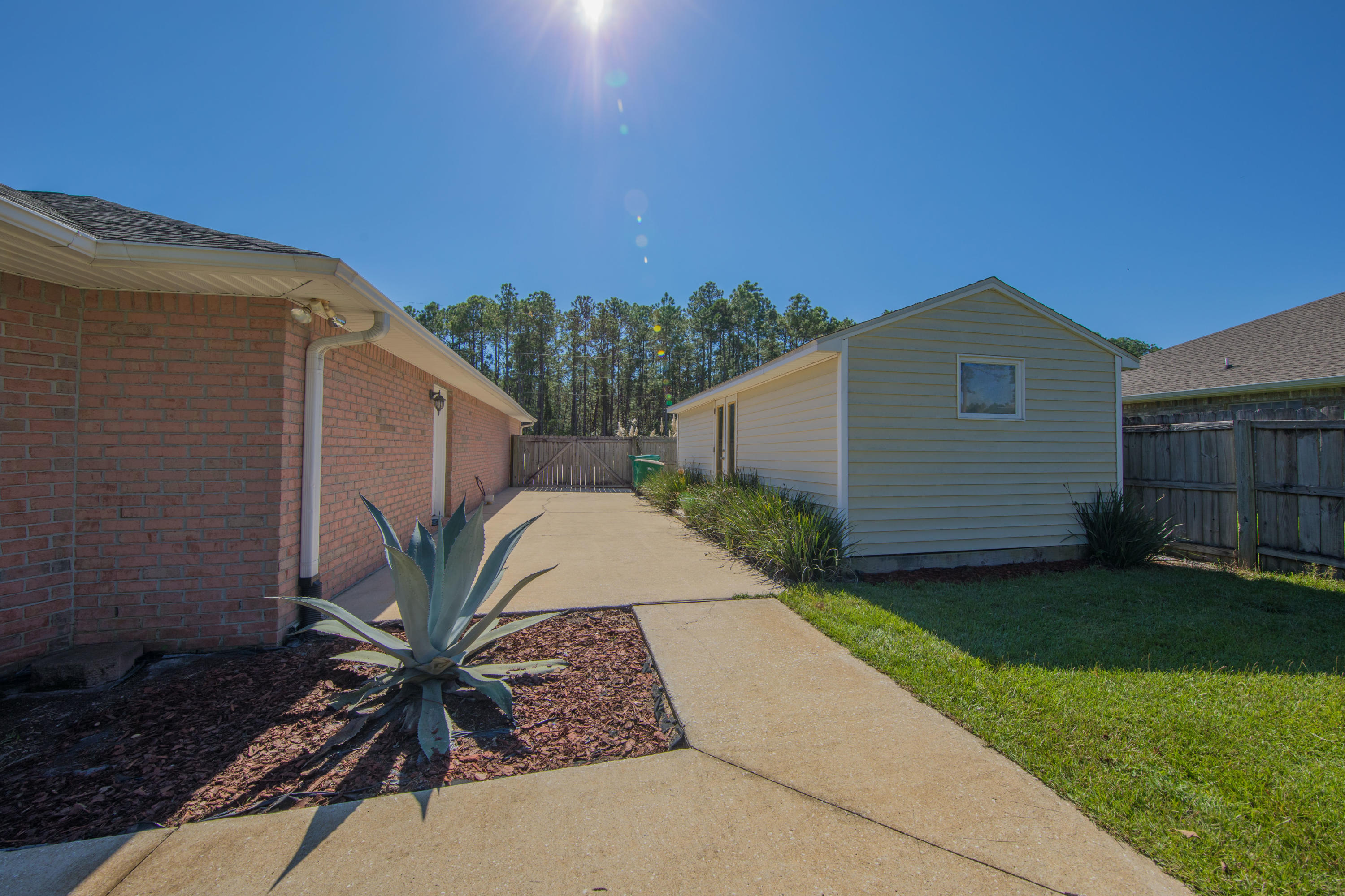 HOLLEY BY THE SEA - Residential