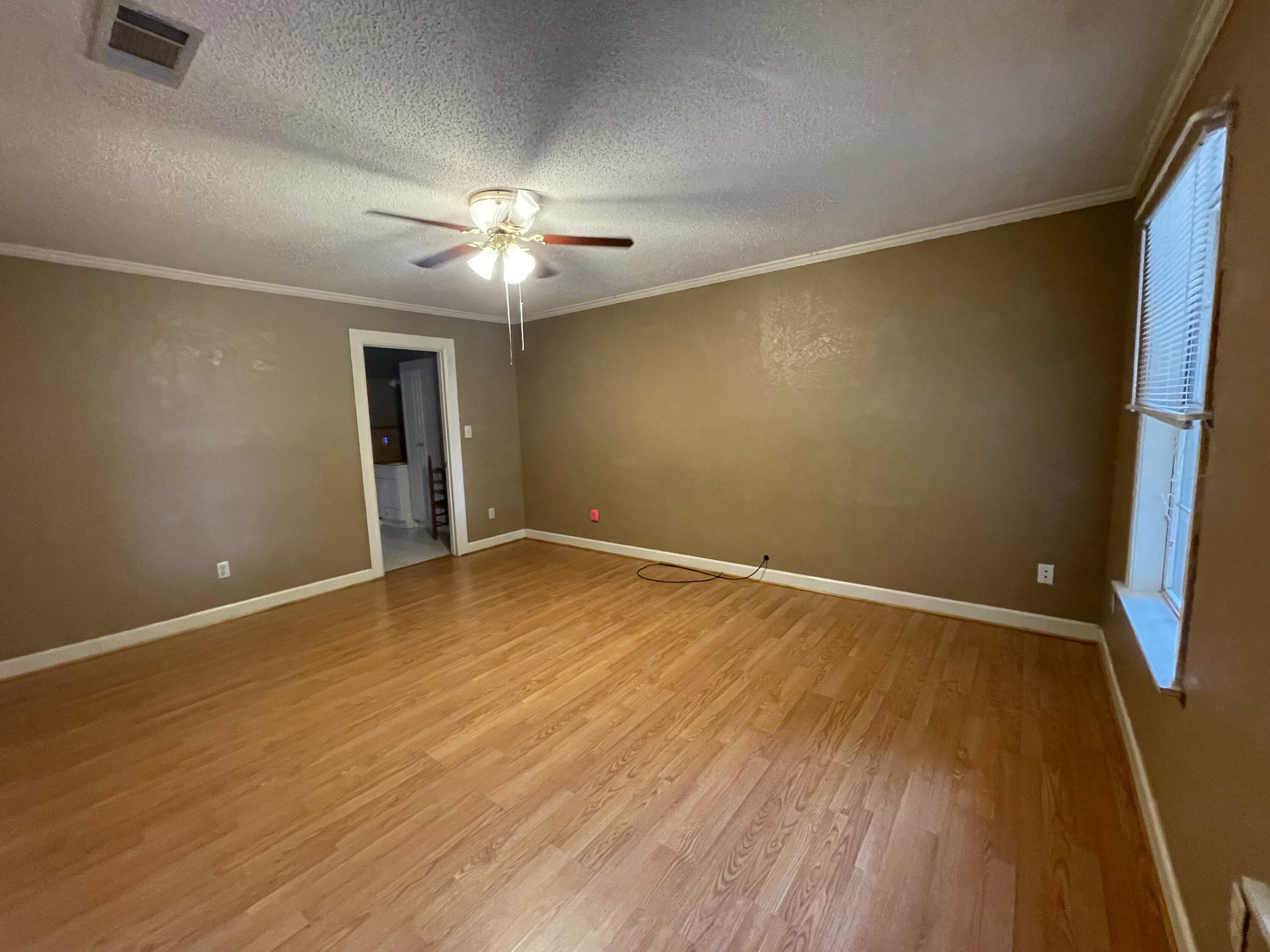 METES & BOUNDS - Residential Lease