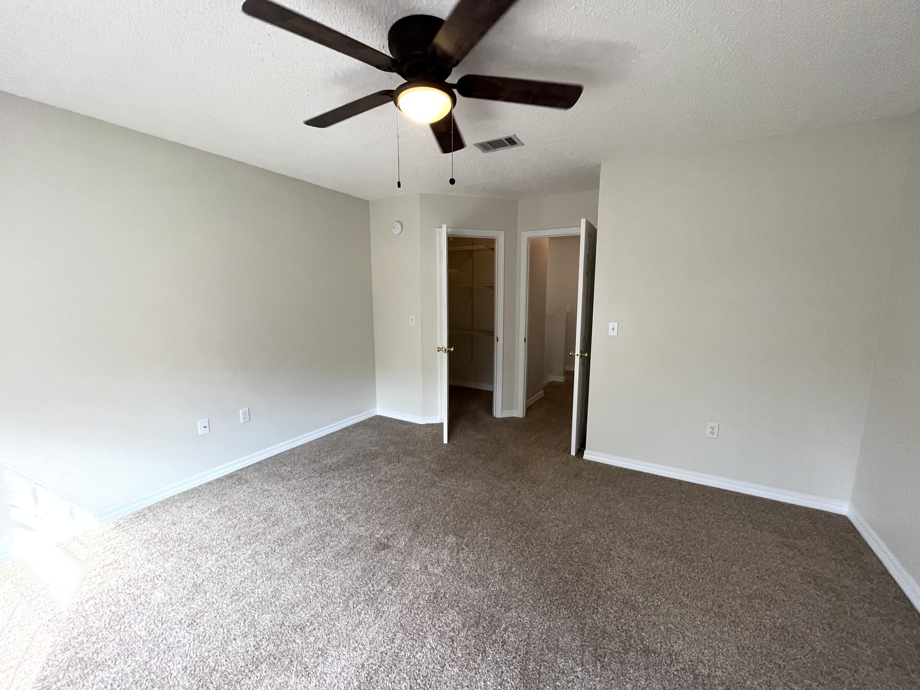 DIAMOND VIEW T/H - Residential Lease