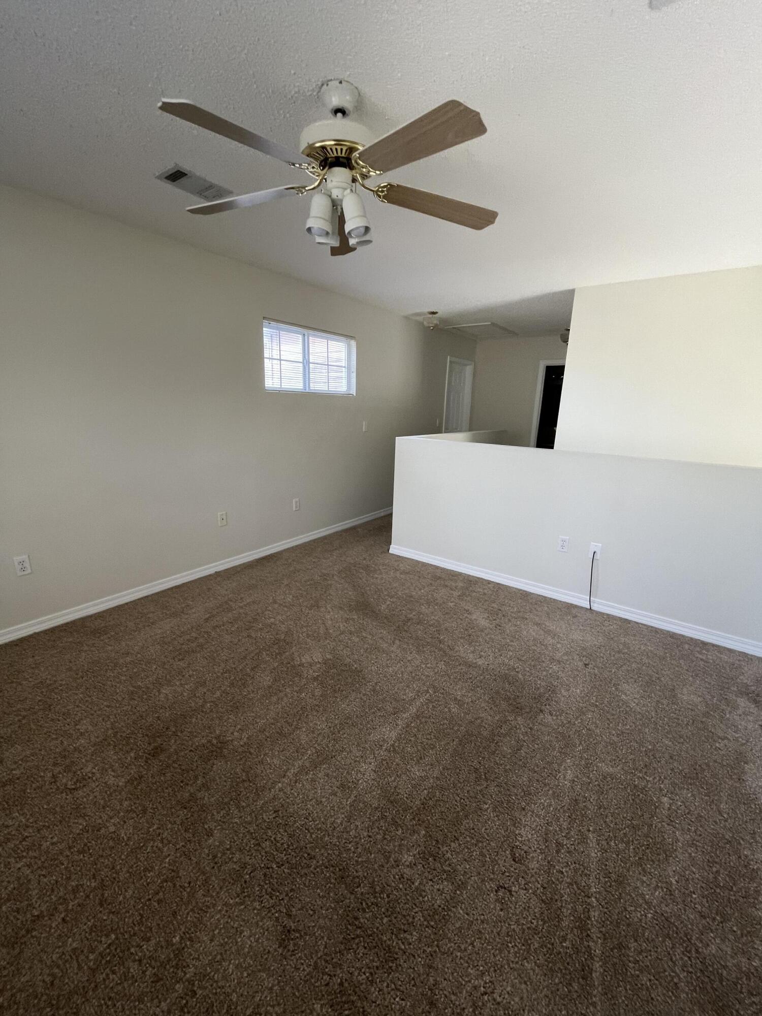 DIAMOND VIEW T/H - Residential Lease
