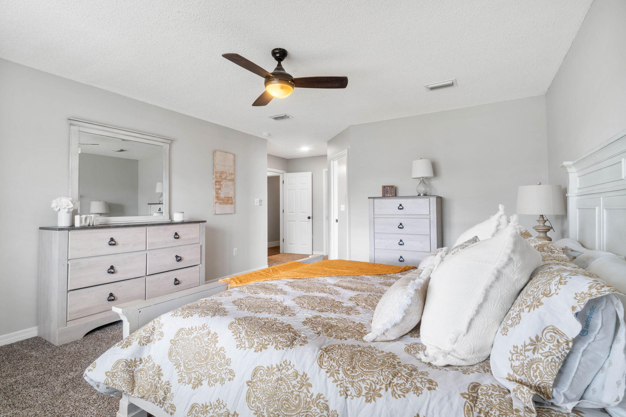 ASHBERRY WOODS - Residential