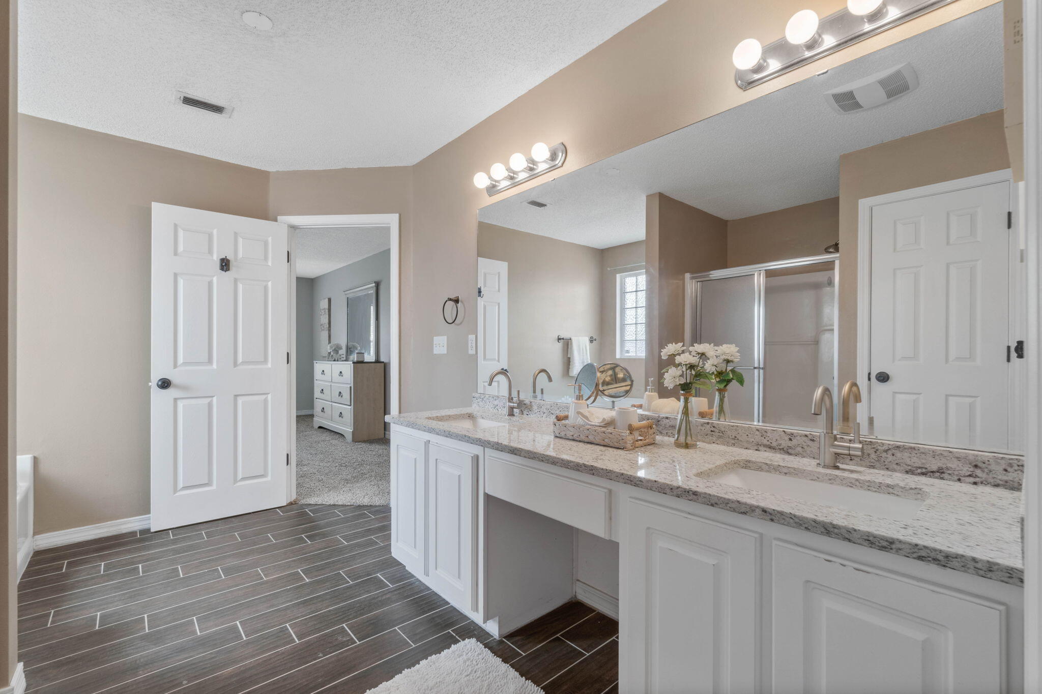 ASHBERRY WOODS - Residential