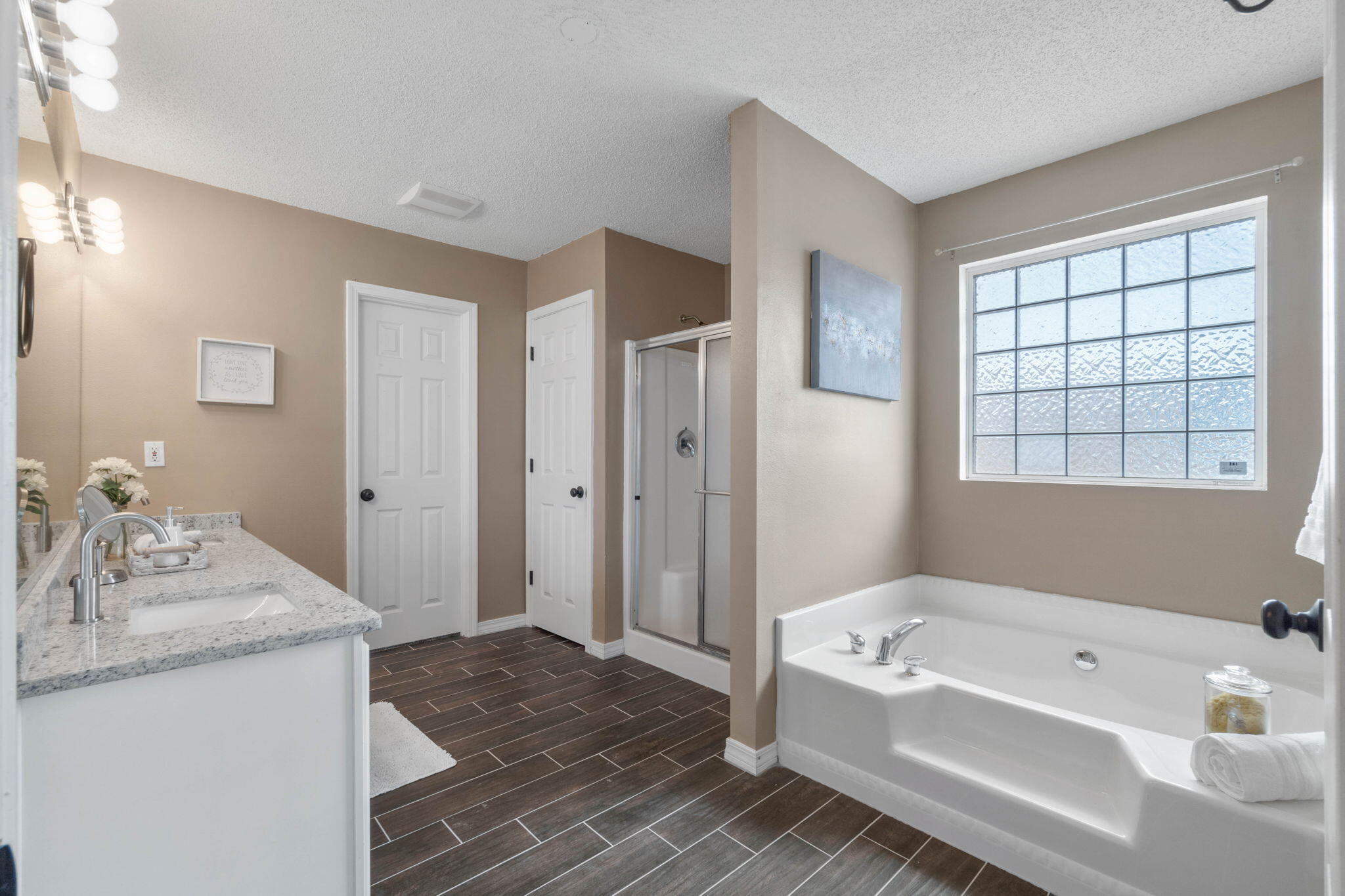 ASHBERRY WOODS - Residential