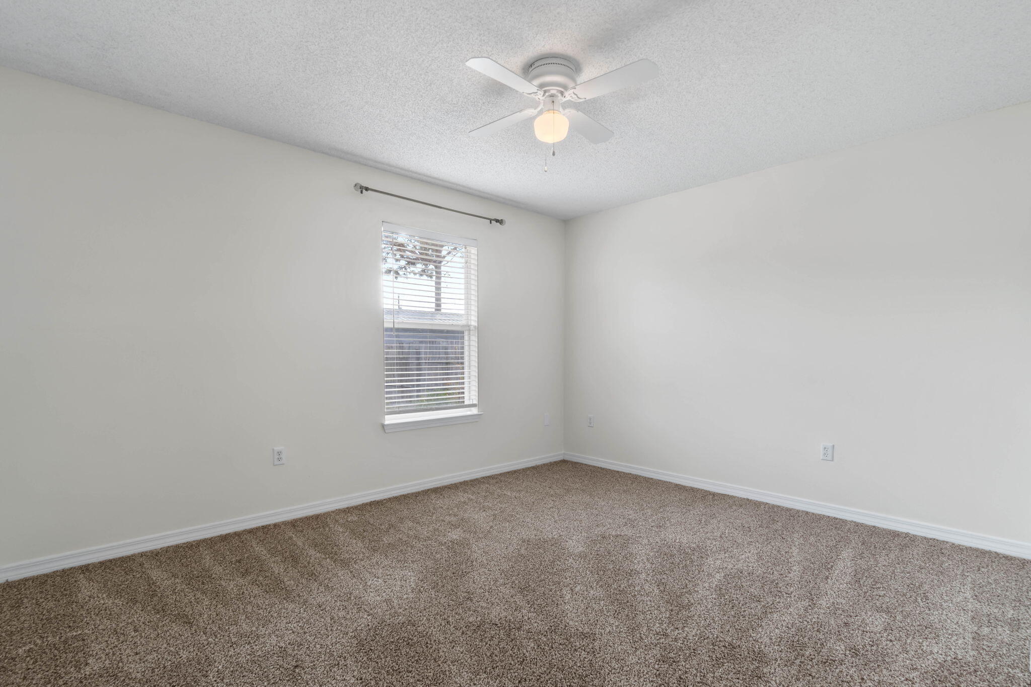 ASHBERRY WOODS - Residential