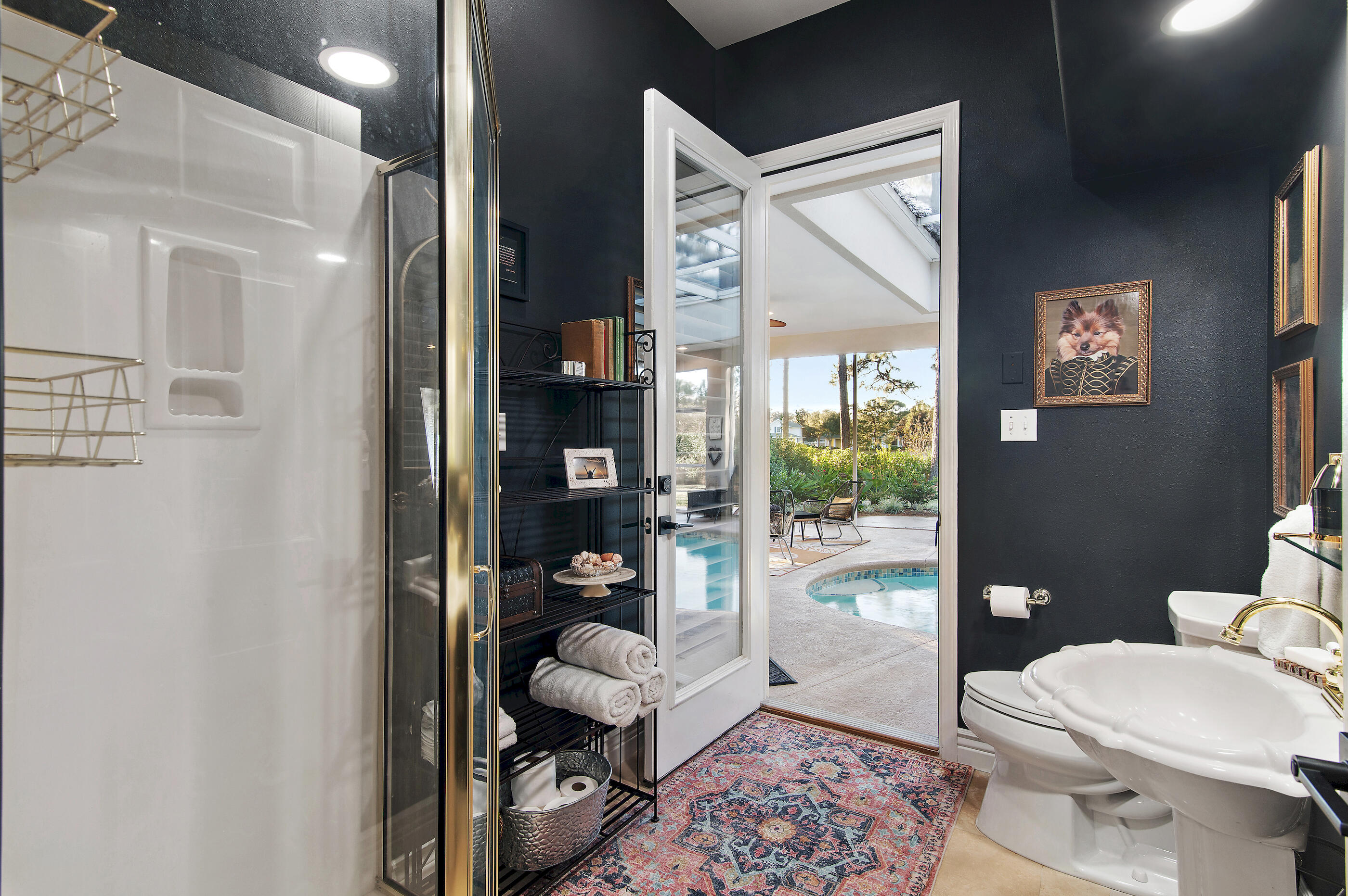 BAYTOWNE AVE EAST - Residential