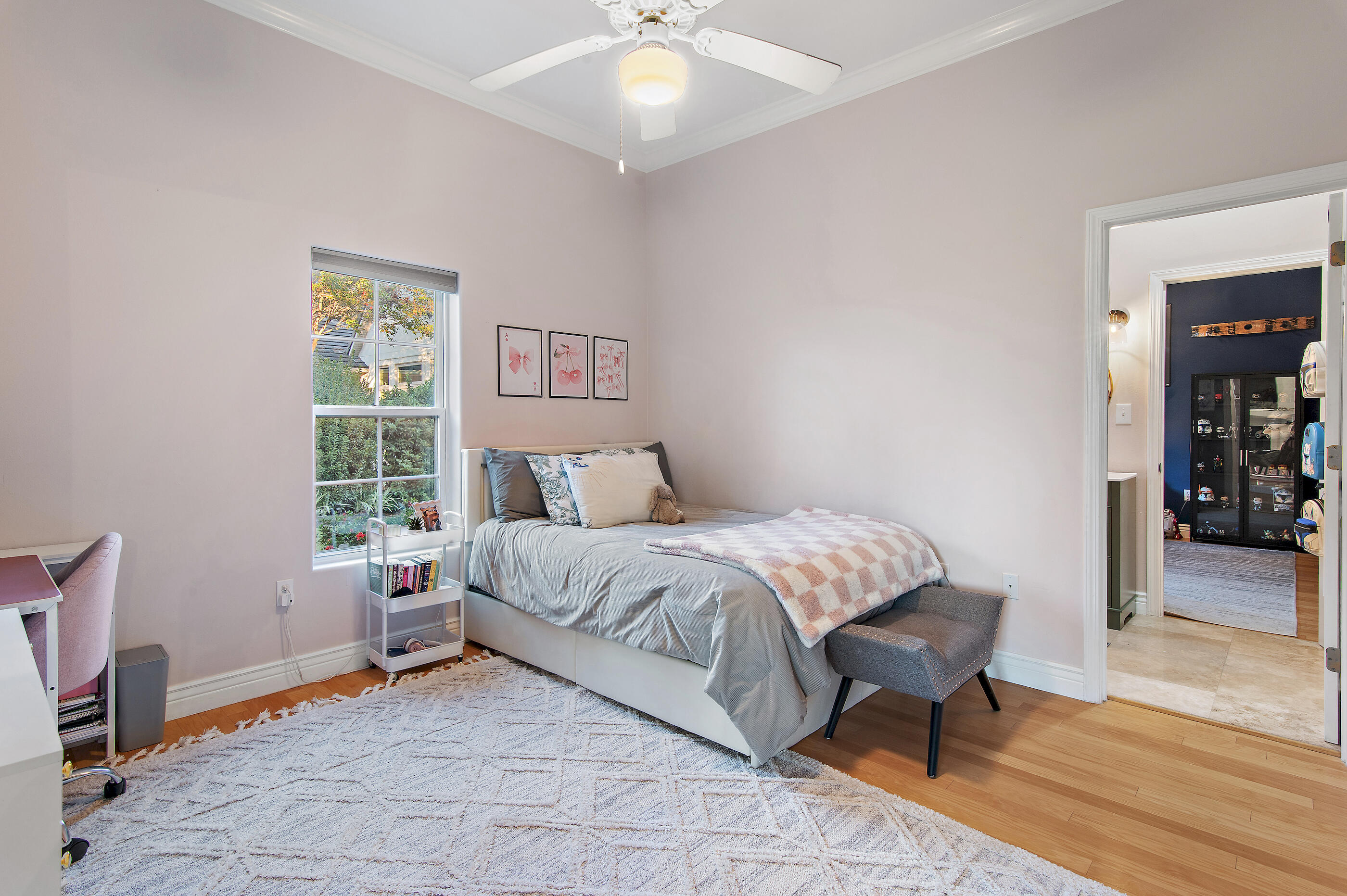 BAYTOWNE AVE EAST - Residential