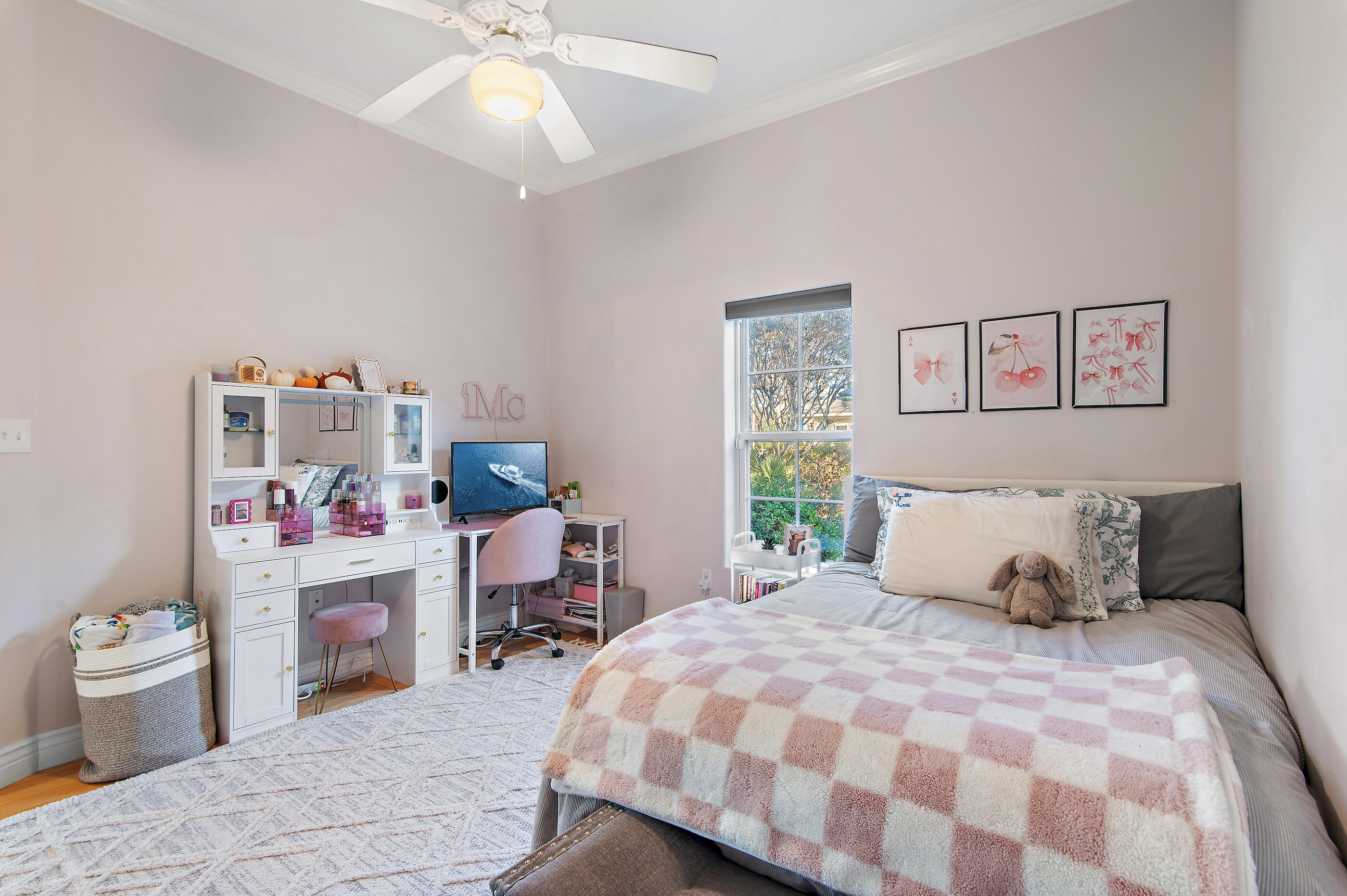 BAYTOWNE AVE EAST - Residential