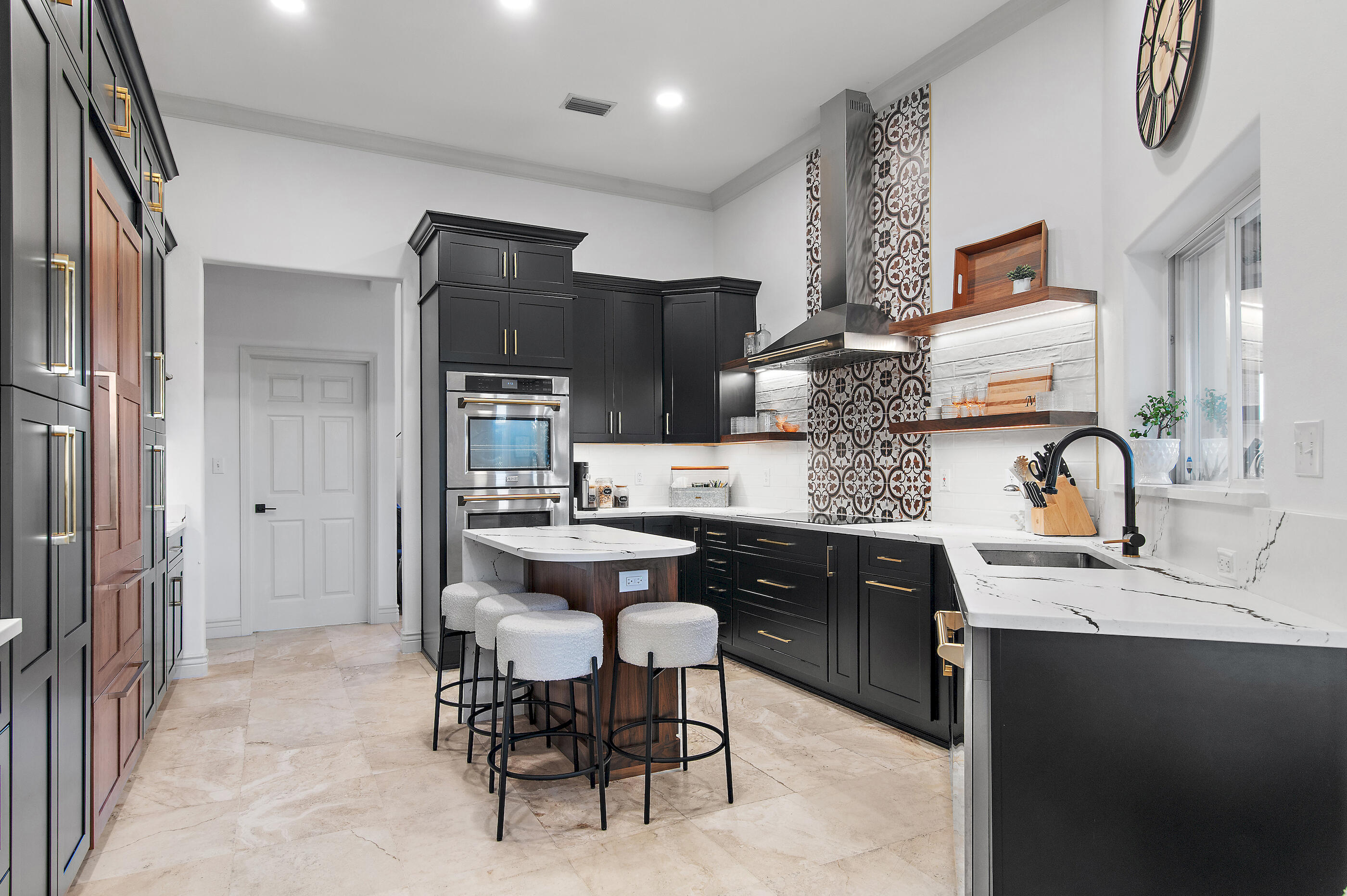 BAYTOWNE AVE EAST - Residential