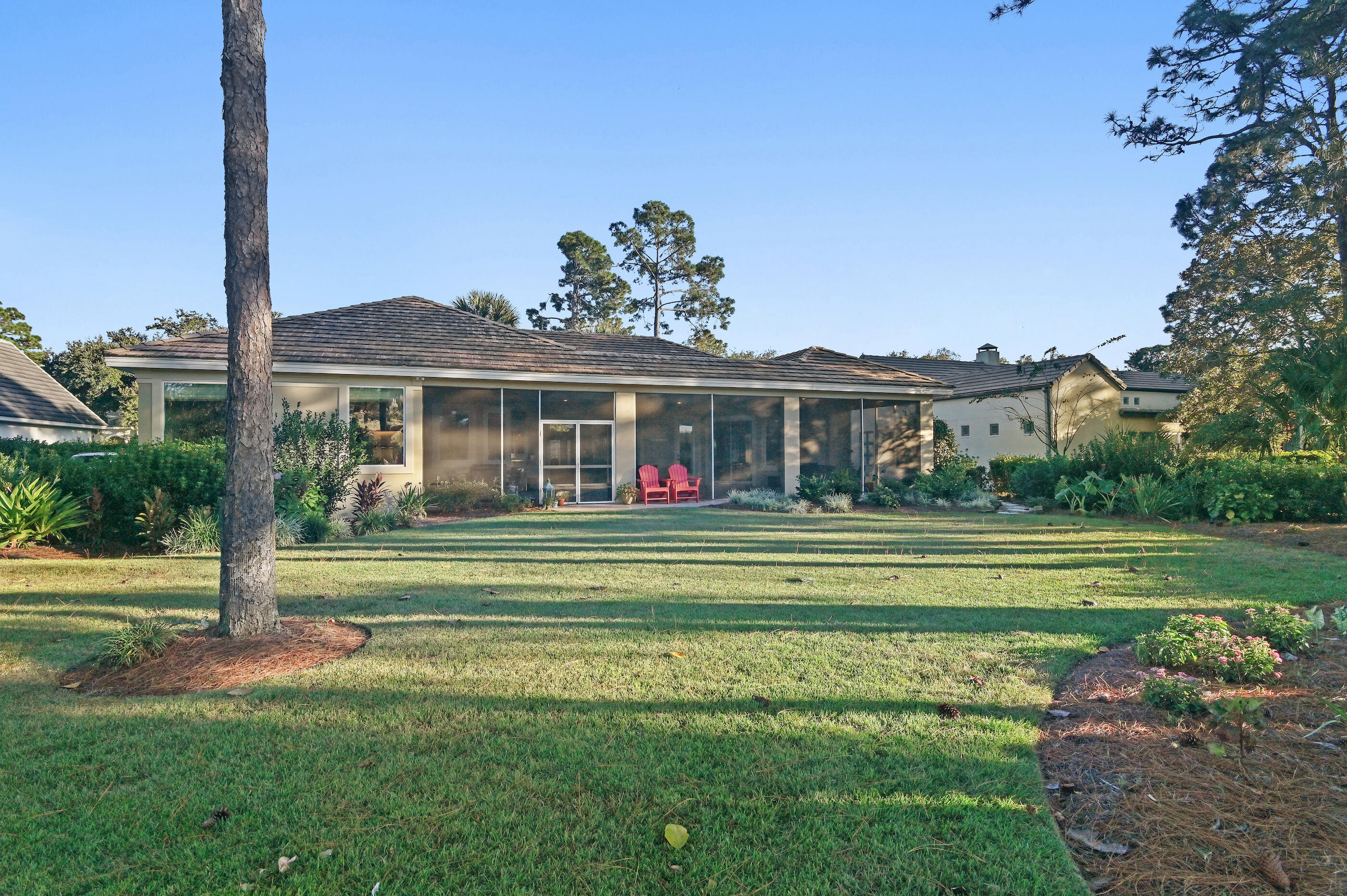 BAYTOWNE AVE EAST - Residential