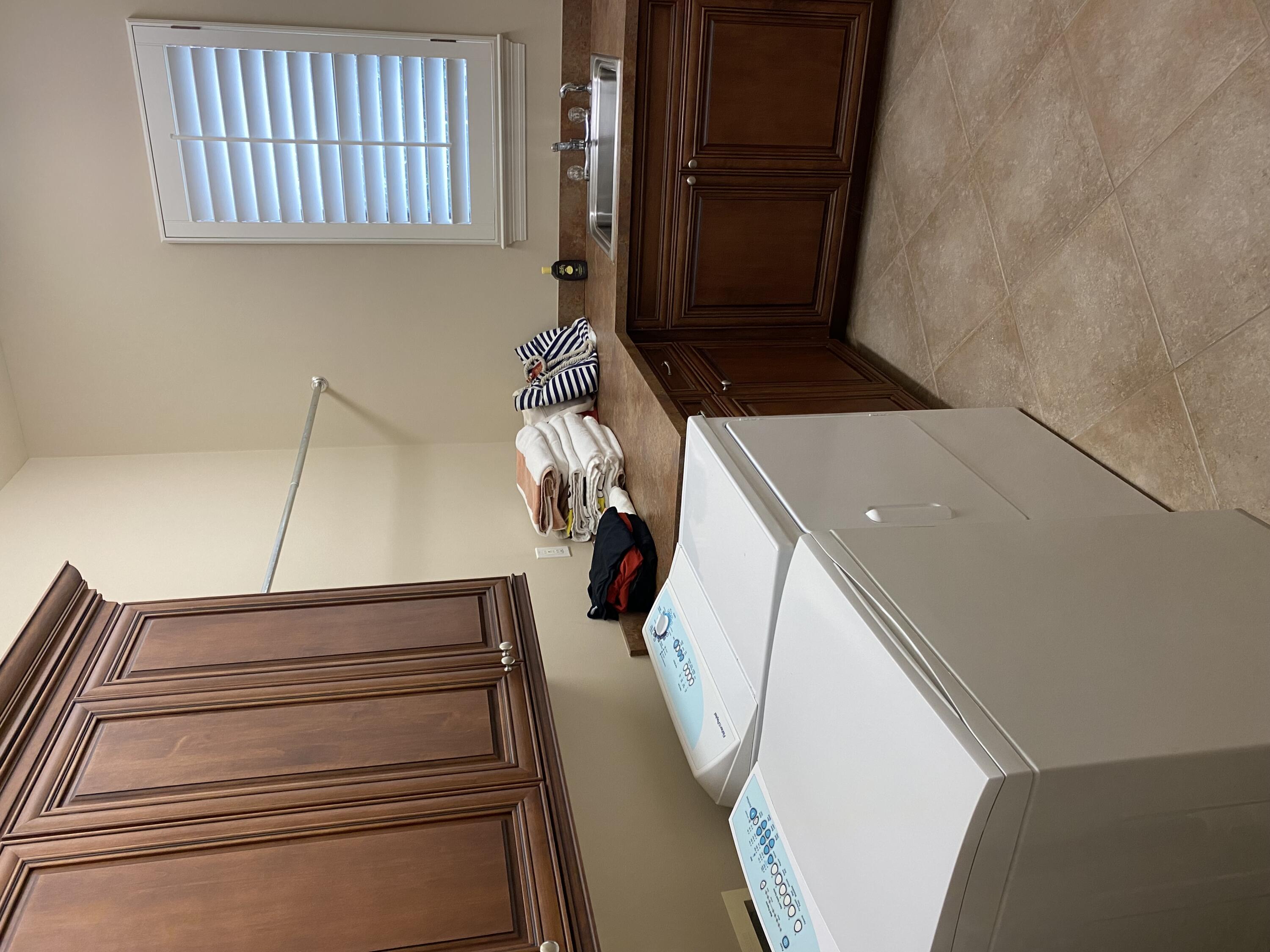 BURNT PINE LANE - Residential Lease