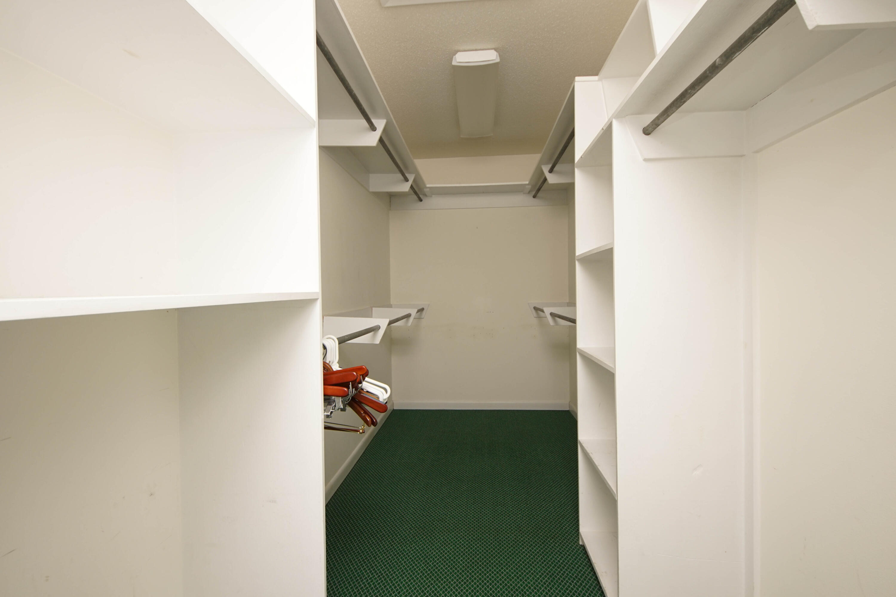 PARADISE POINT - Residential Lease