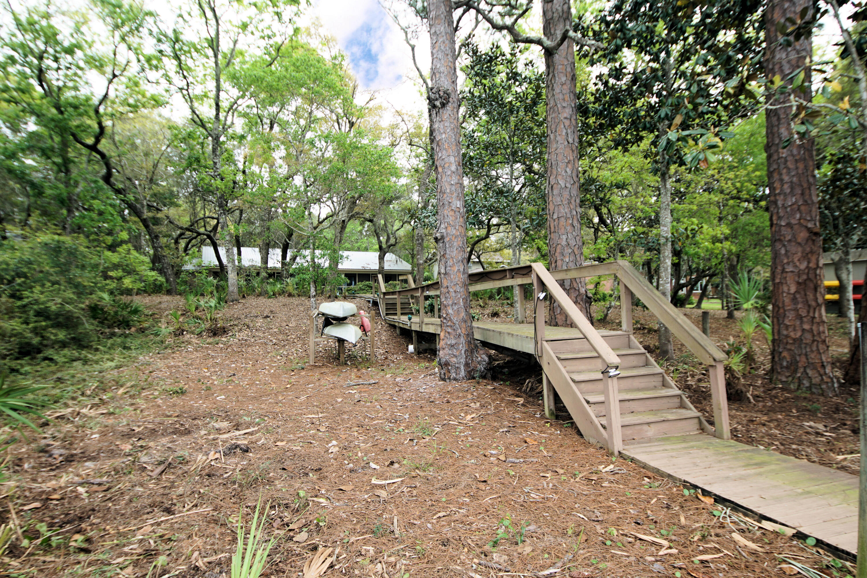 PARADISE POINT - Residential Lease