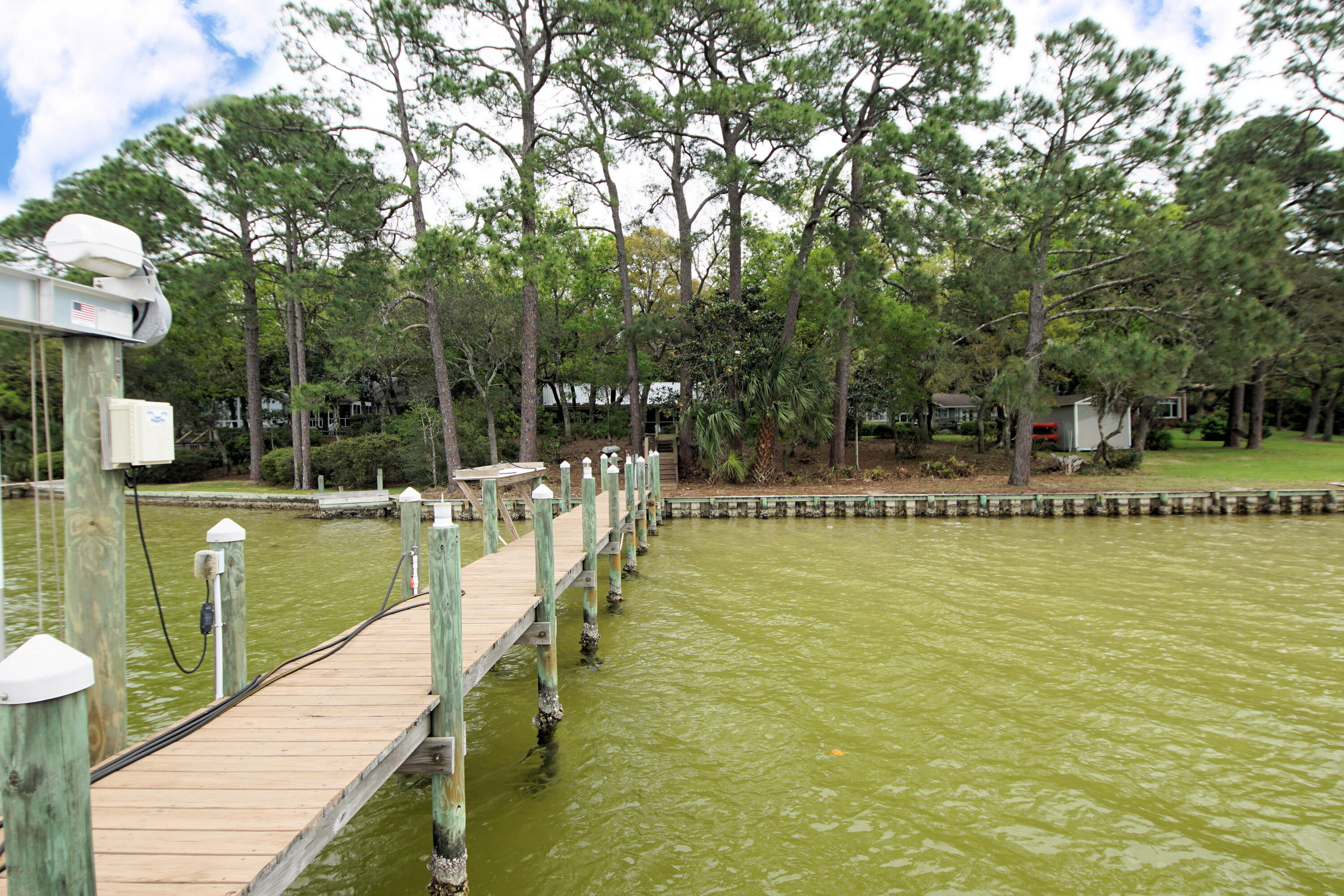 PARADISE POINT - Residential Lease