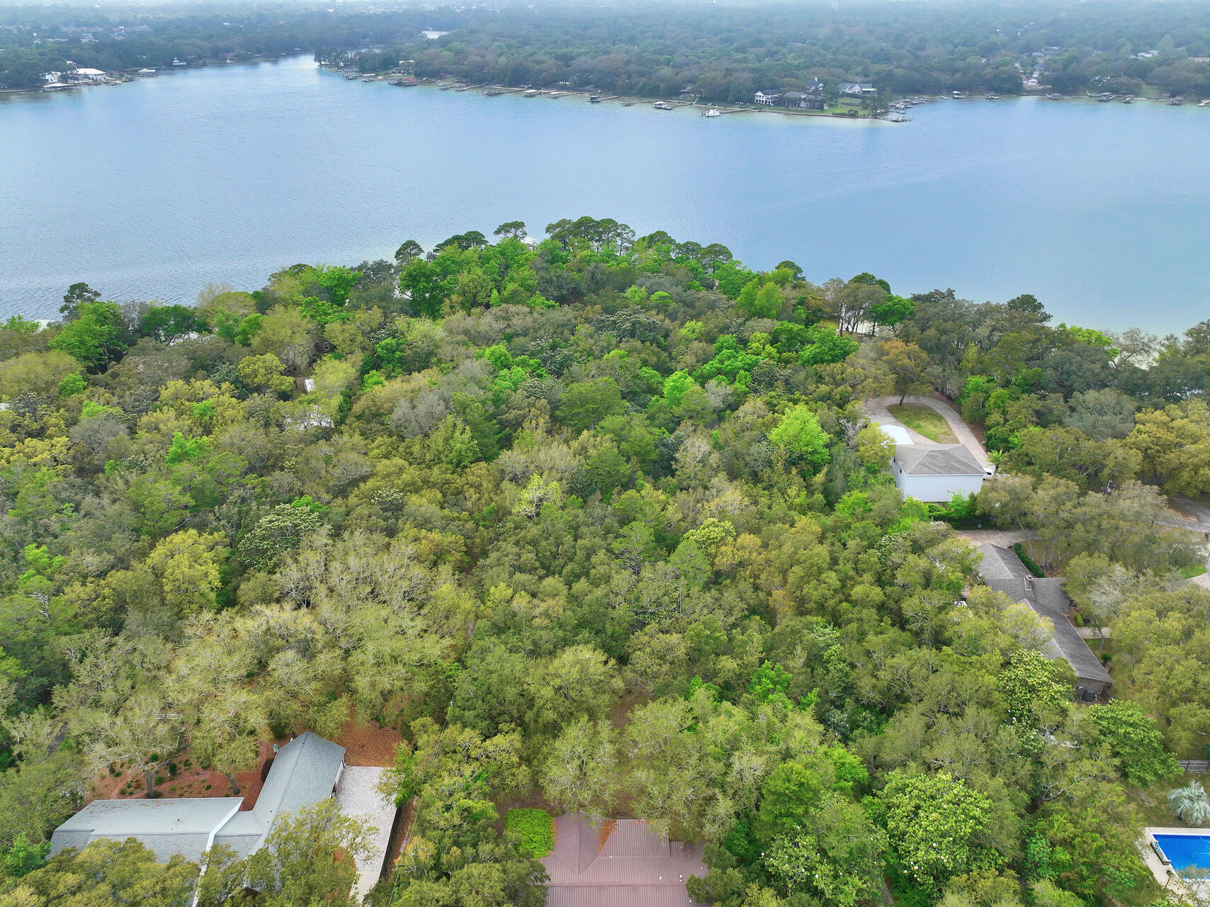 PARADISE POINT - Residential Lease