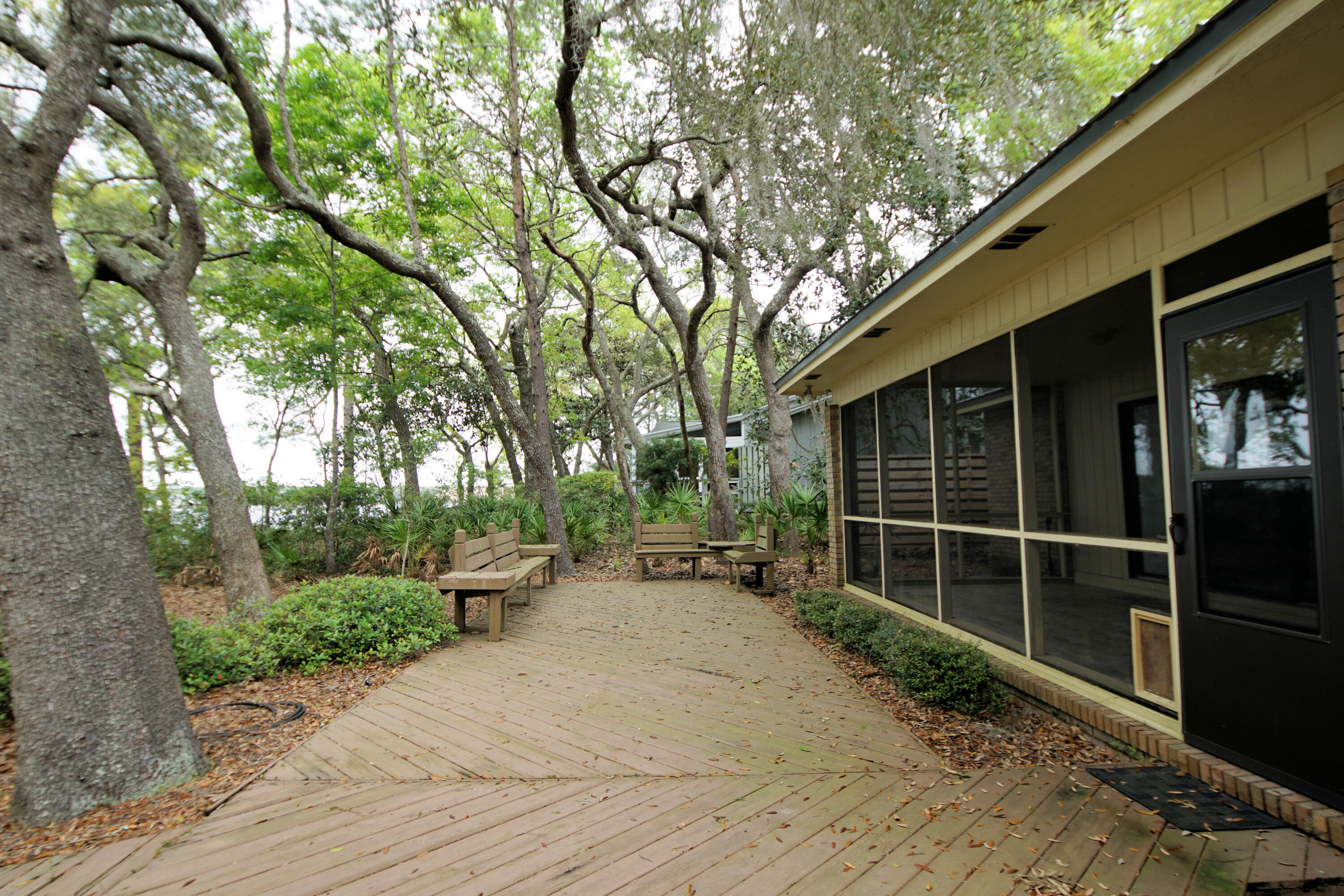 PARADISE POINT - Residential Lease