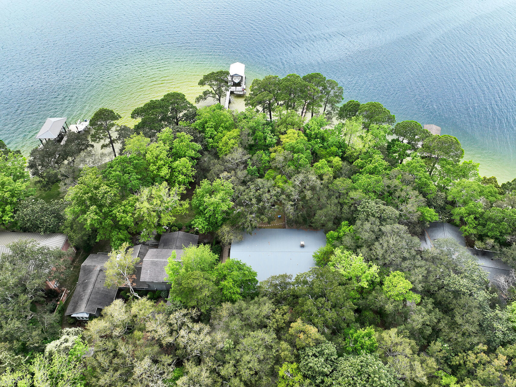 PARADISE POINT - Residential Lease