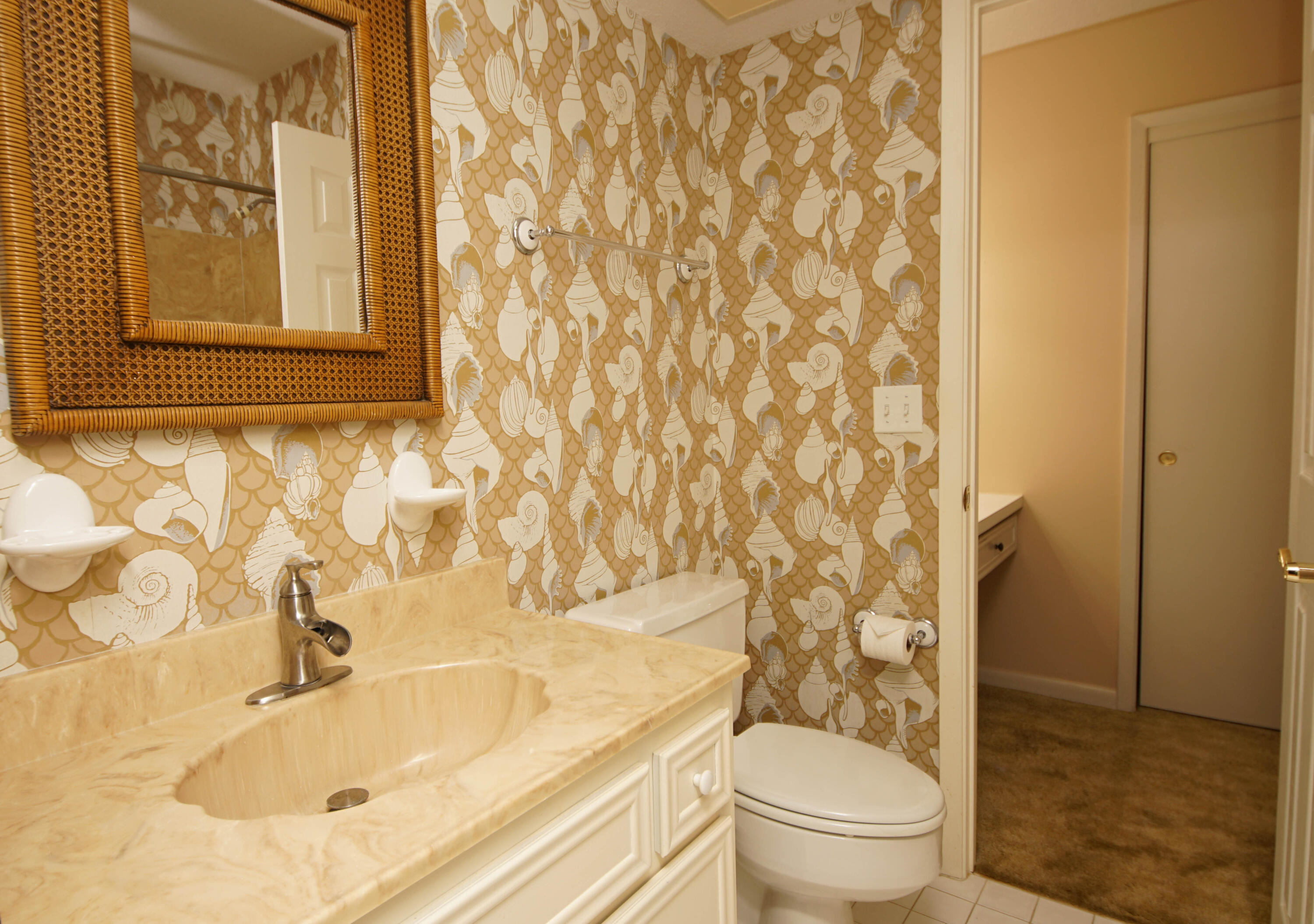 PARADISE POINT - Residential Lease