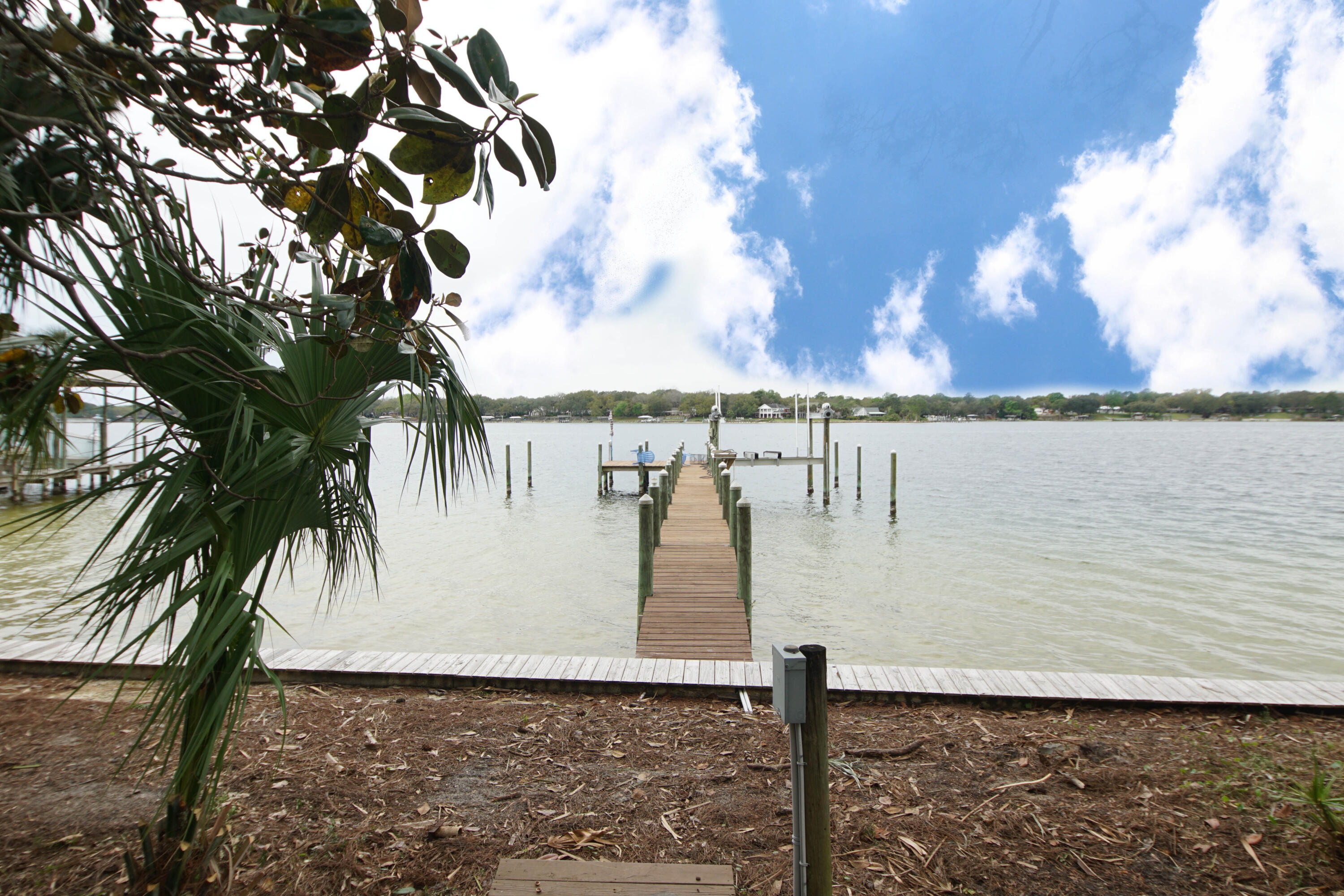 PARADISE POINT - Residential Lease