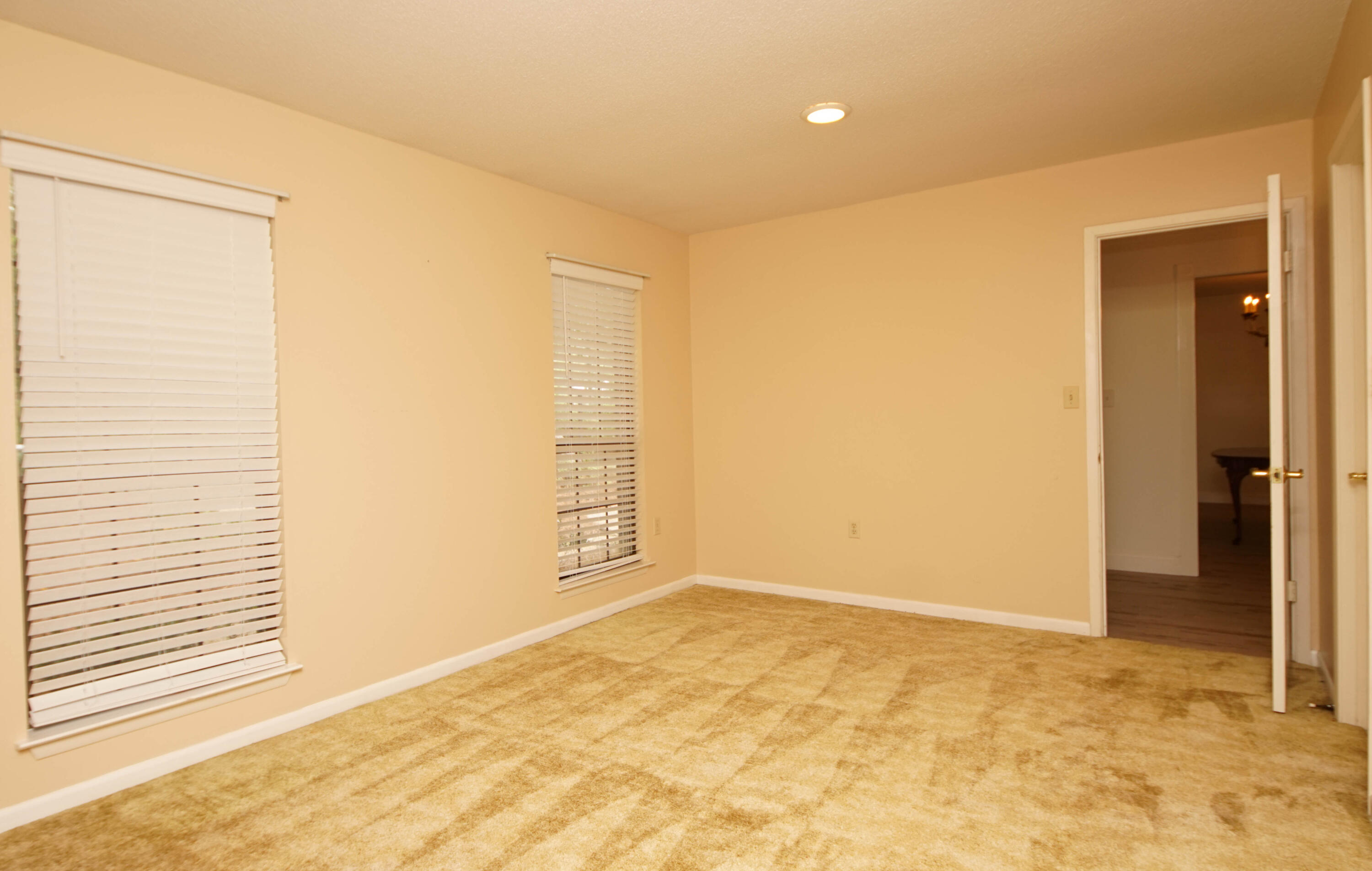 PARADISE POINT - Residential Lease