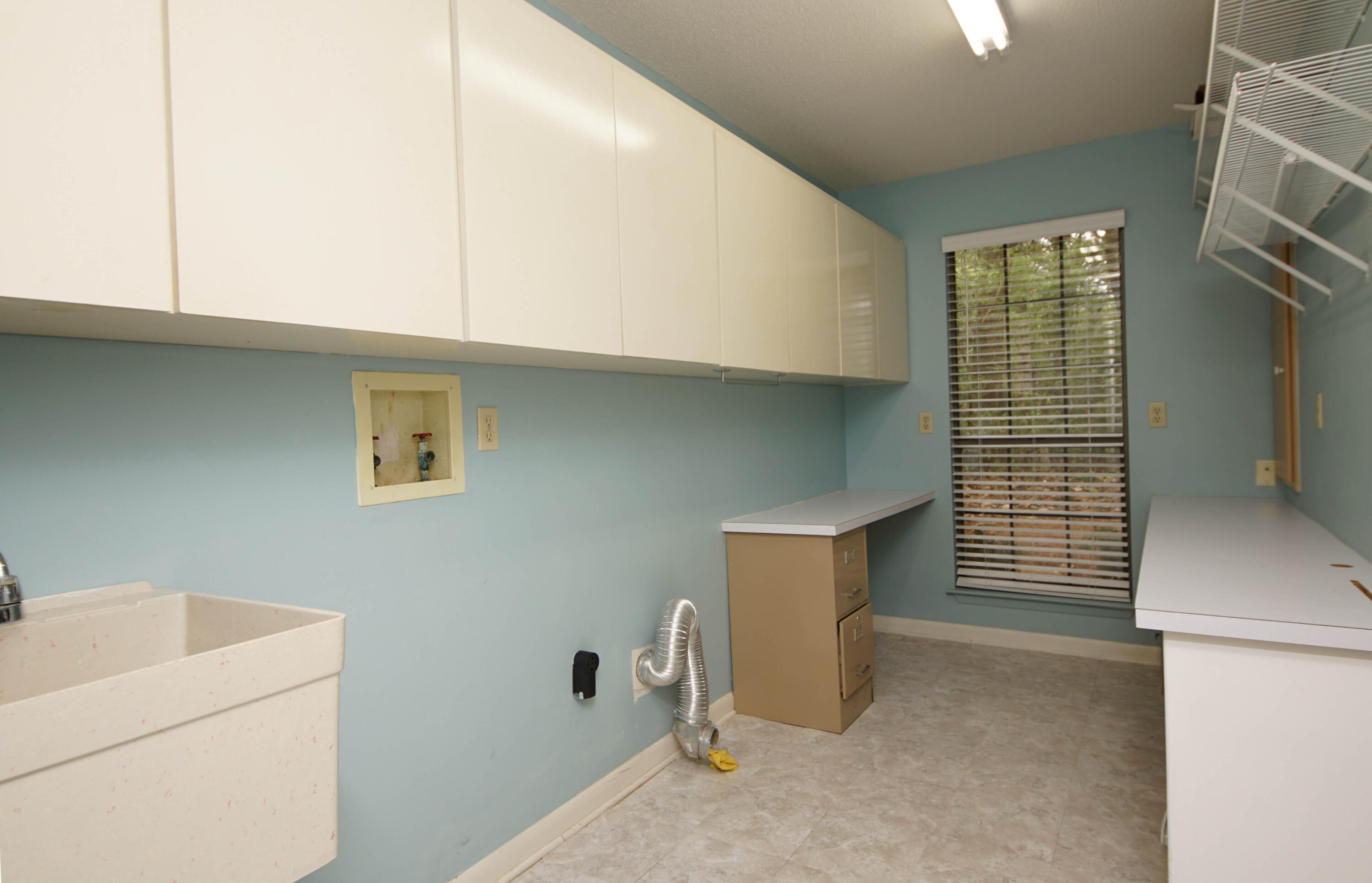 PARADISE POINT - Residential Lease