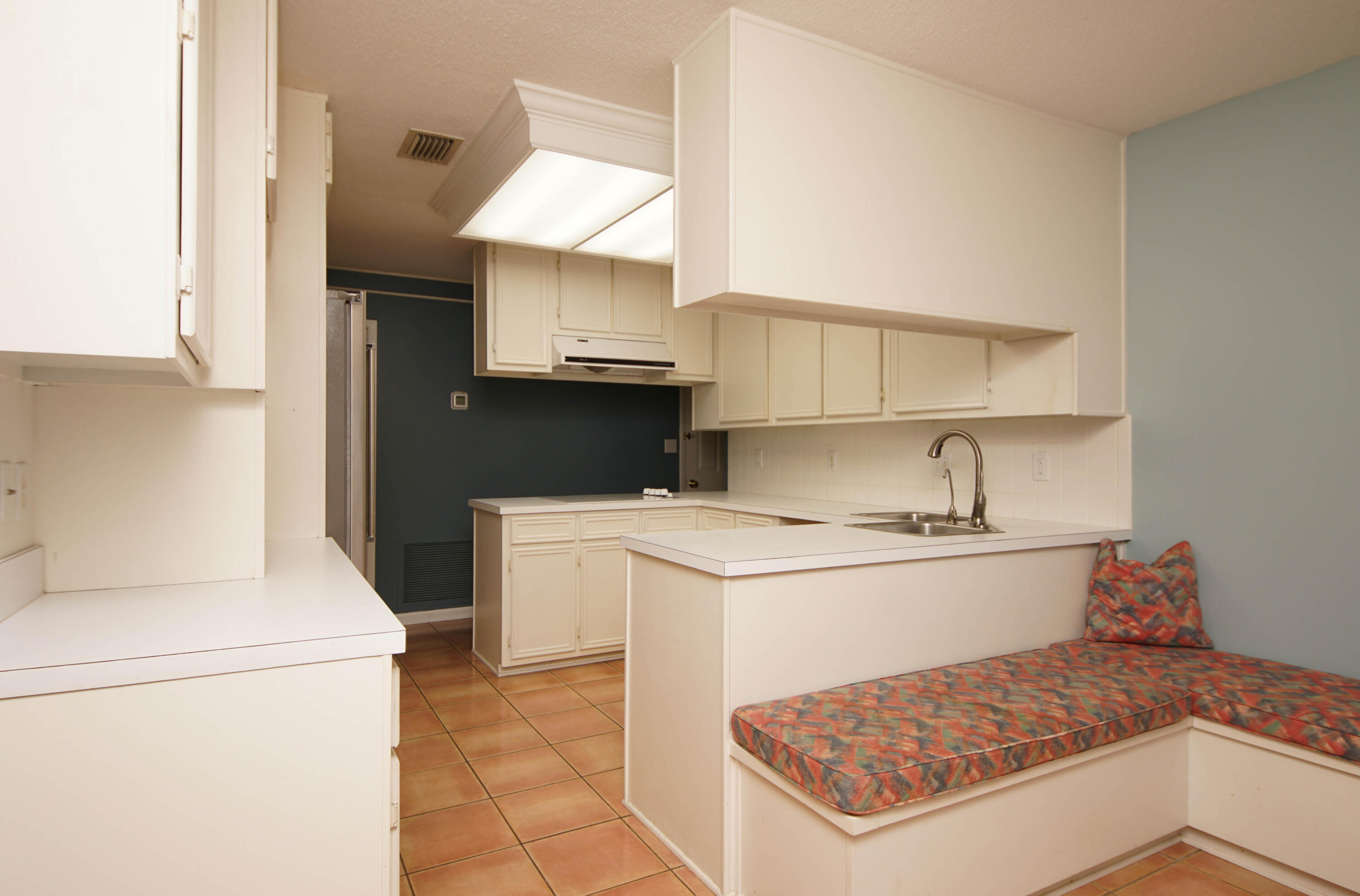 PARADISE POINT - Residential Lease