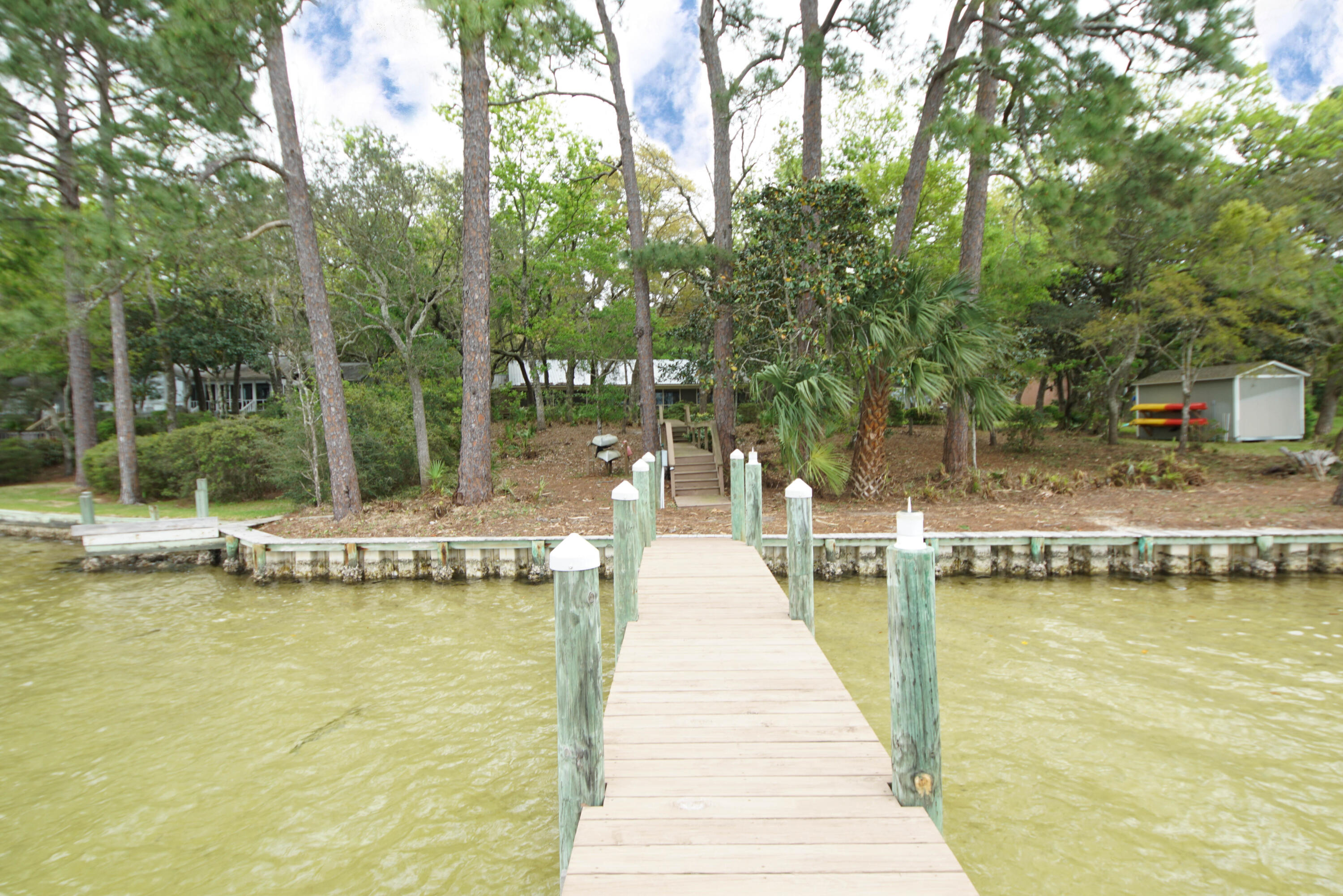 PARADISE POINT - Residential Lease