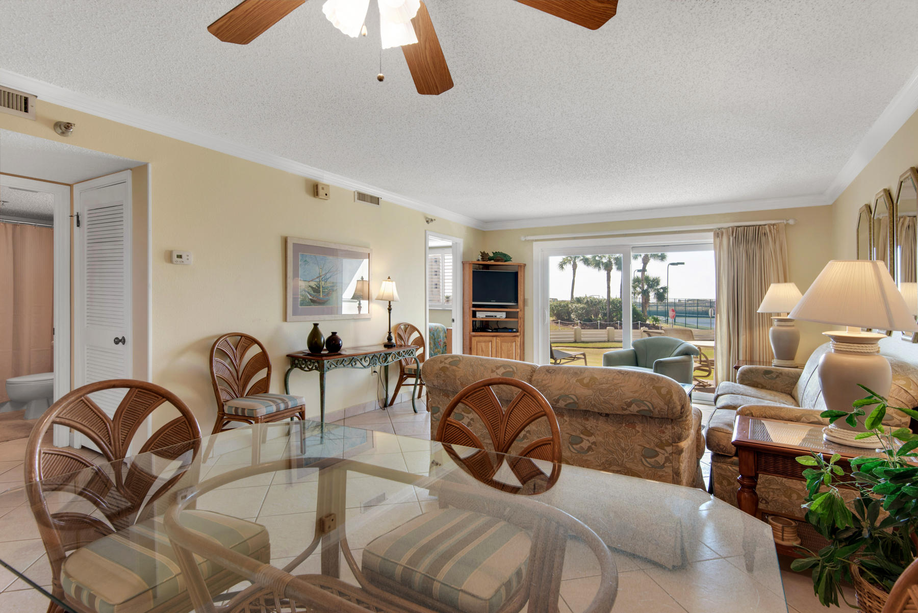ISLANDER CONDO - Residential