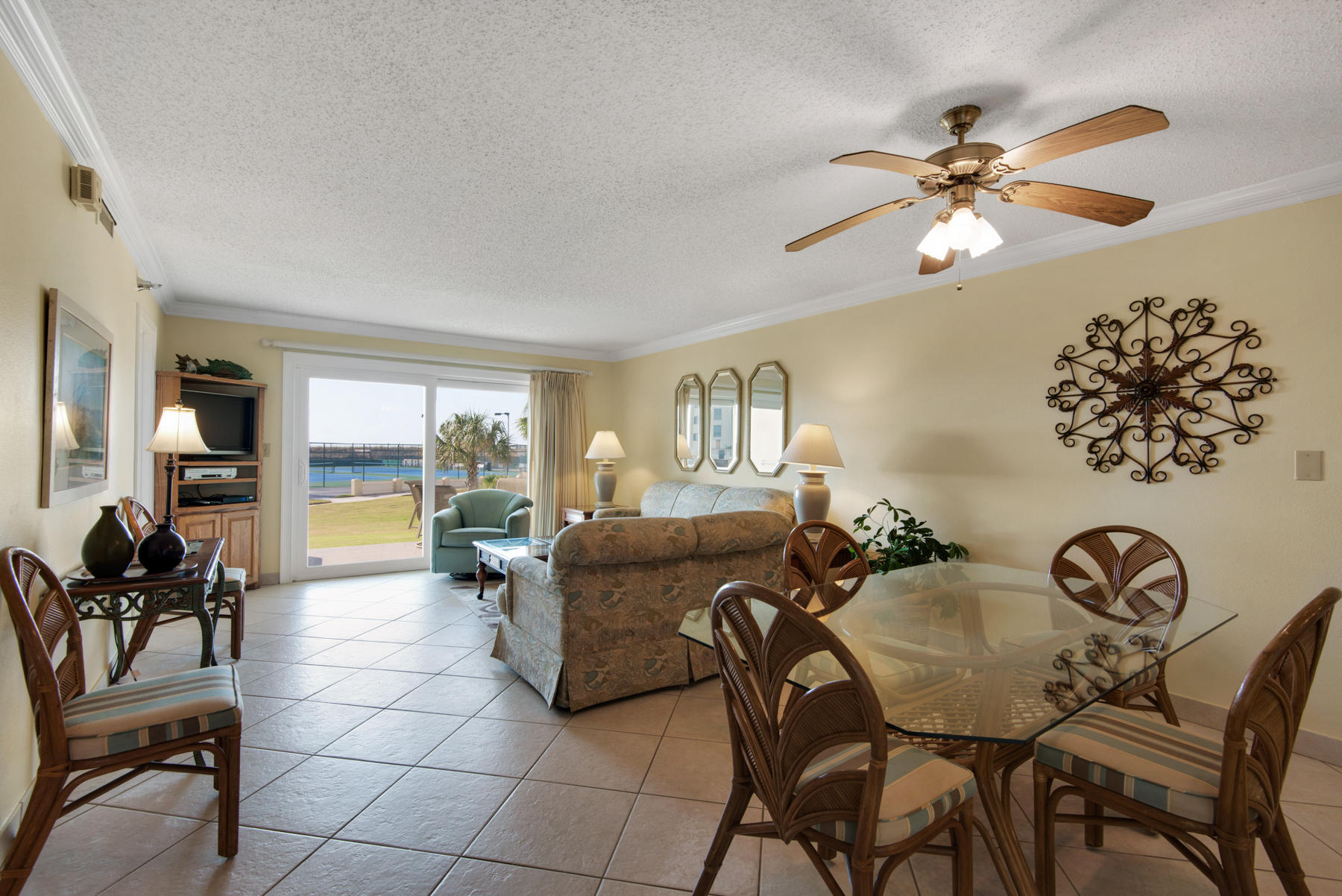 ISLANDER CONDO - Residential