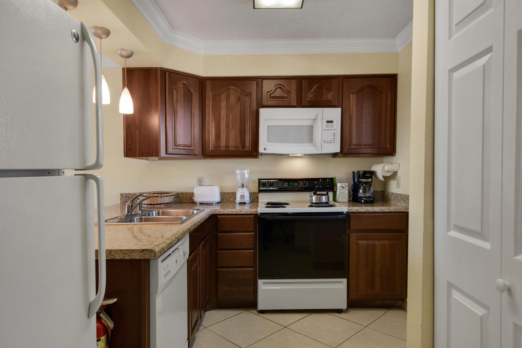 ISLANDER CONDO - Residential